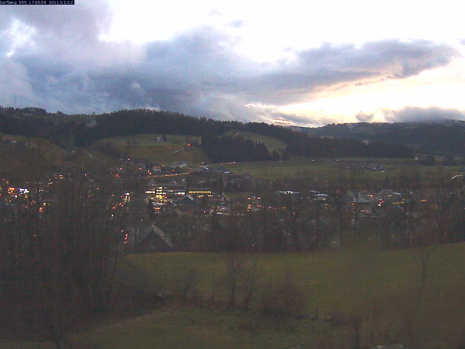 Webcam-Bild: Aussicht vom Dorfberg in Langnau 20111212-170600