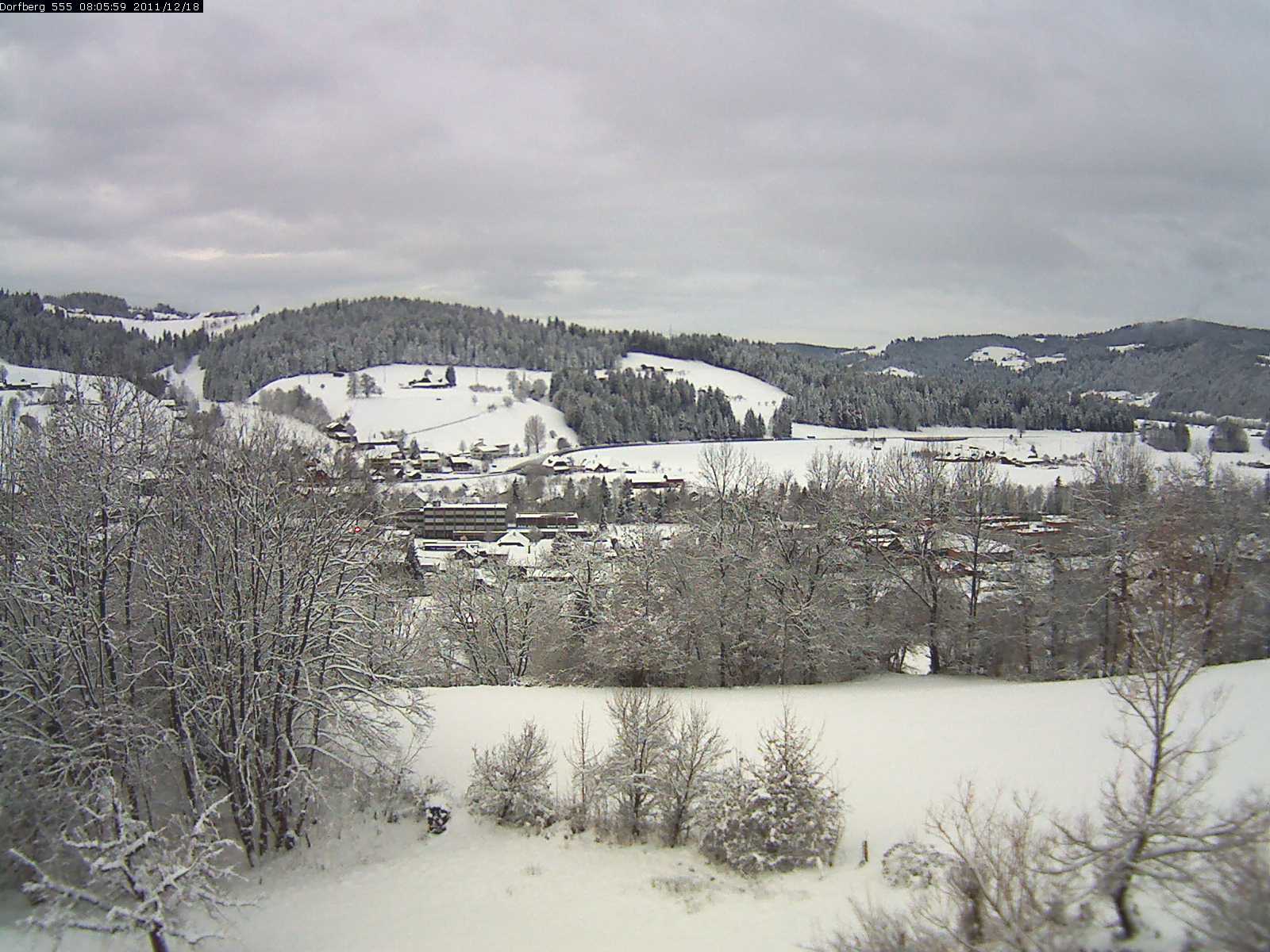 Webcam-Bild: Aussicht vom Dorfberg in Langnau 20111218-080600
