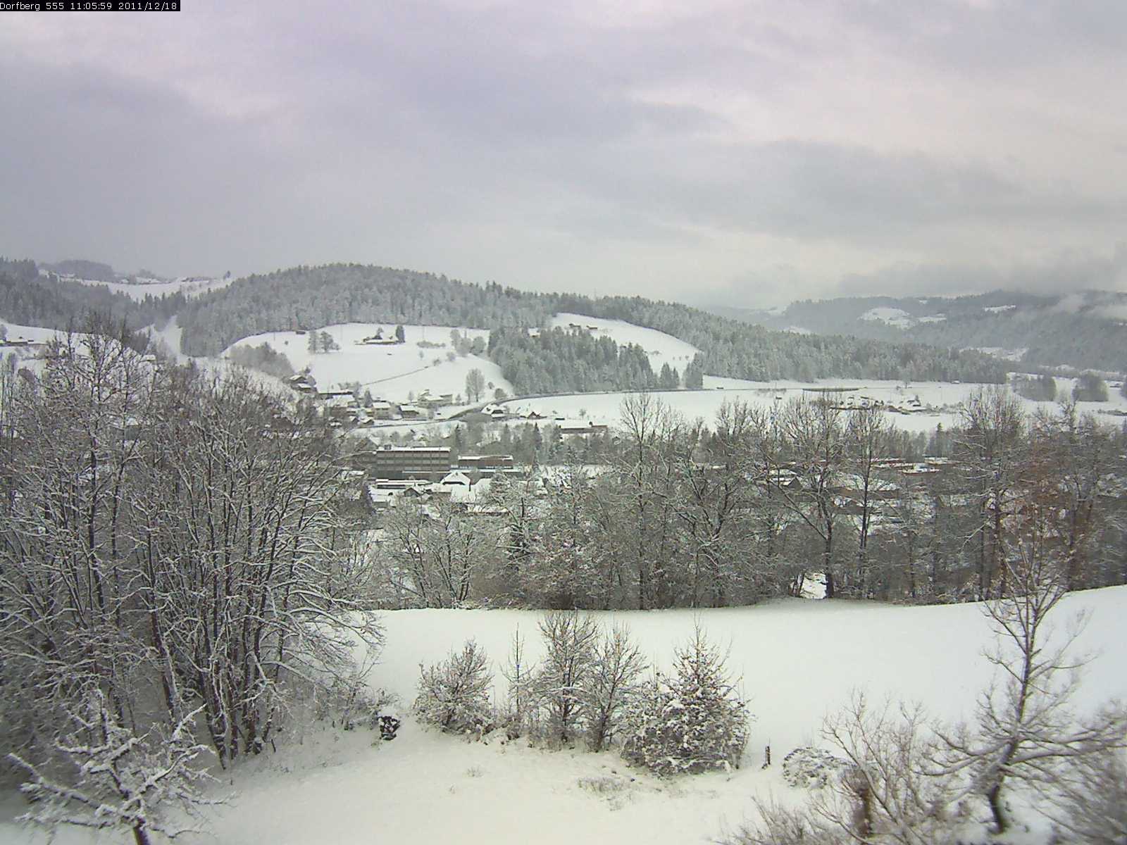Webcam-Bild: Aussicht vom Dorfberg in Langnau 20111218-110600