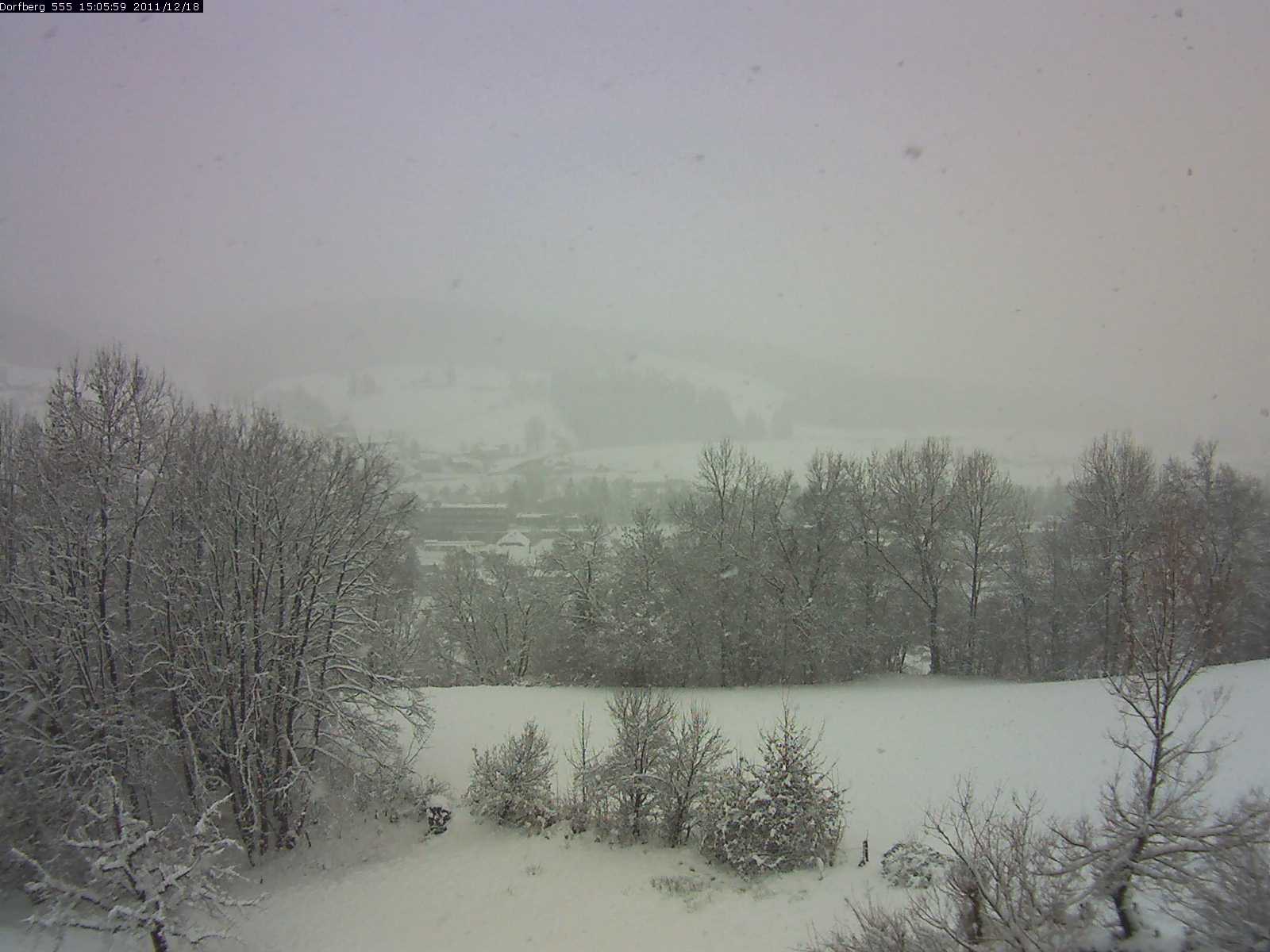 Webcam-Bild: Aussicht vom Dorfberg in Langnau 20111218-150600