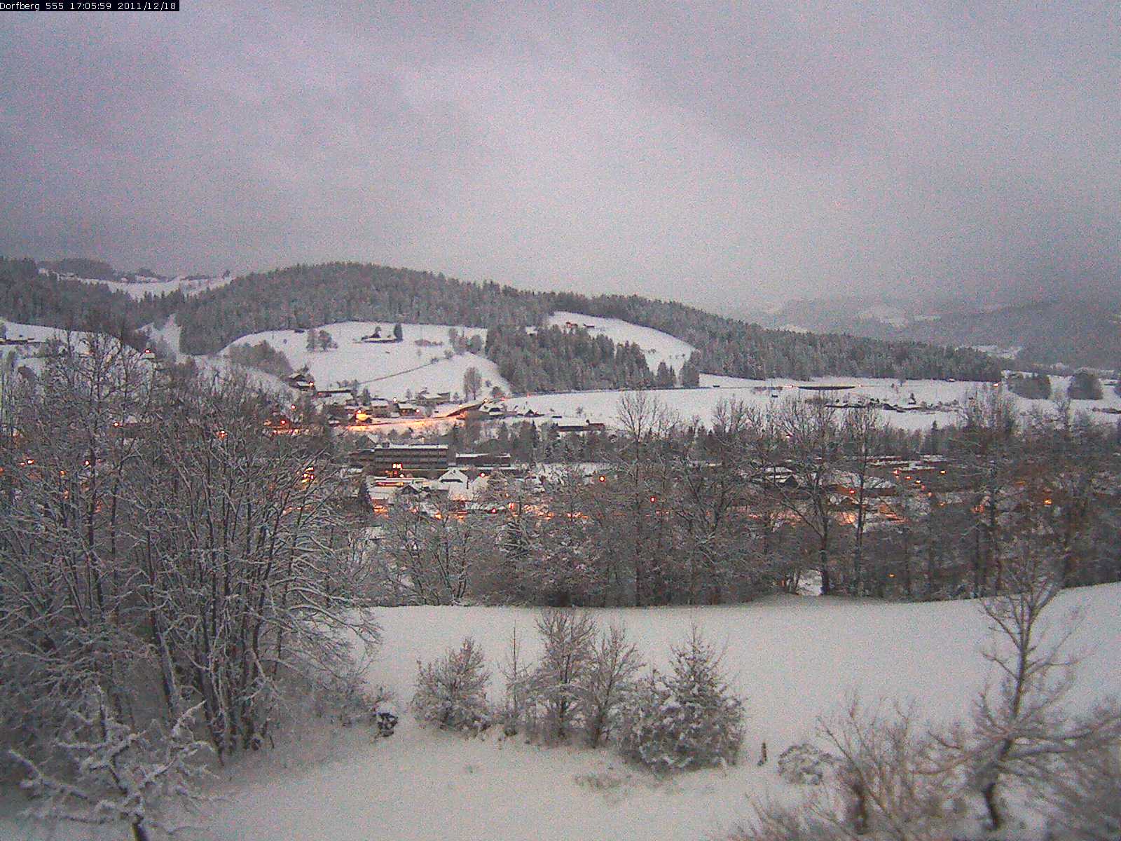 Webcam-Bild: Aussicht vom Dorfberg in Langnau 20111218-170600
