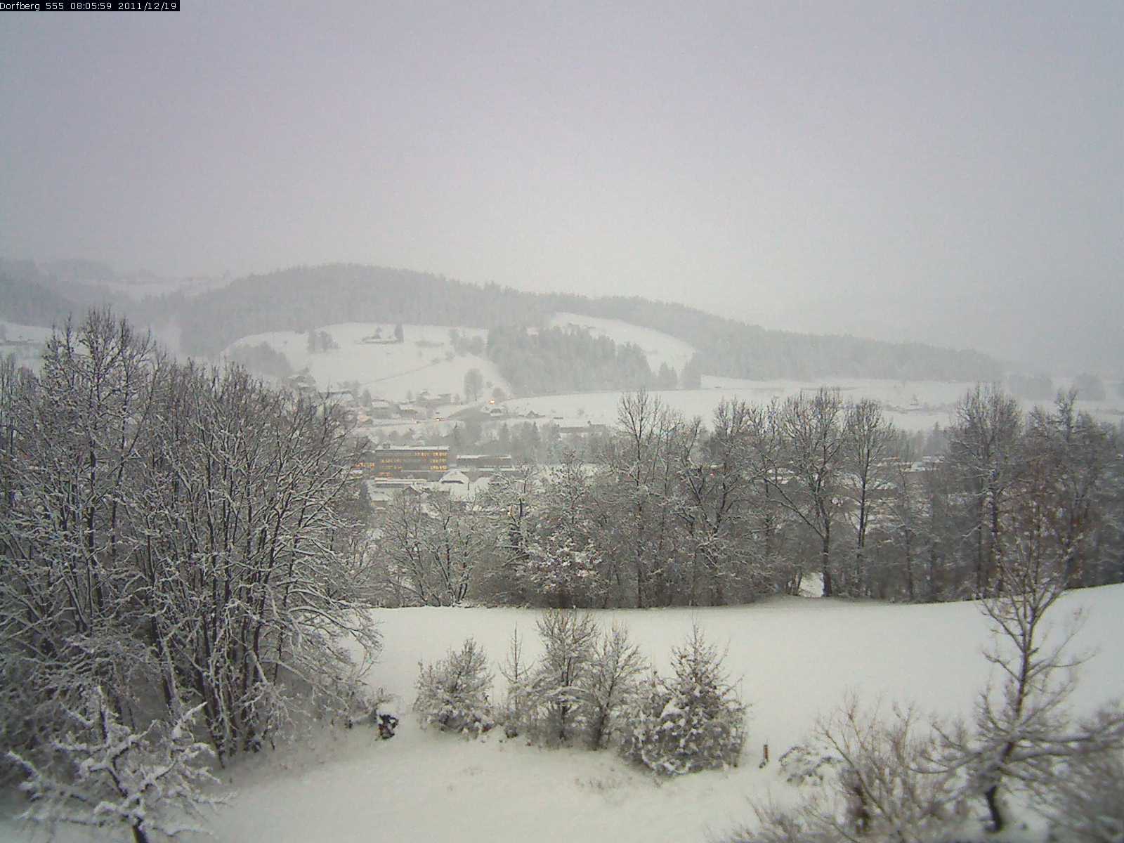 Webcam-Bild: Aussicht vom Dorfberg in Langnau 20111219-080600