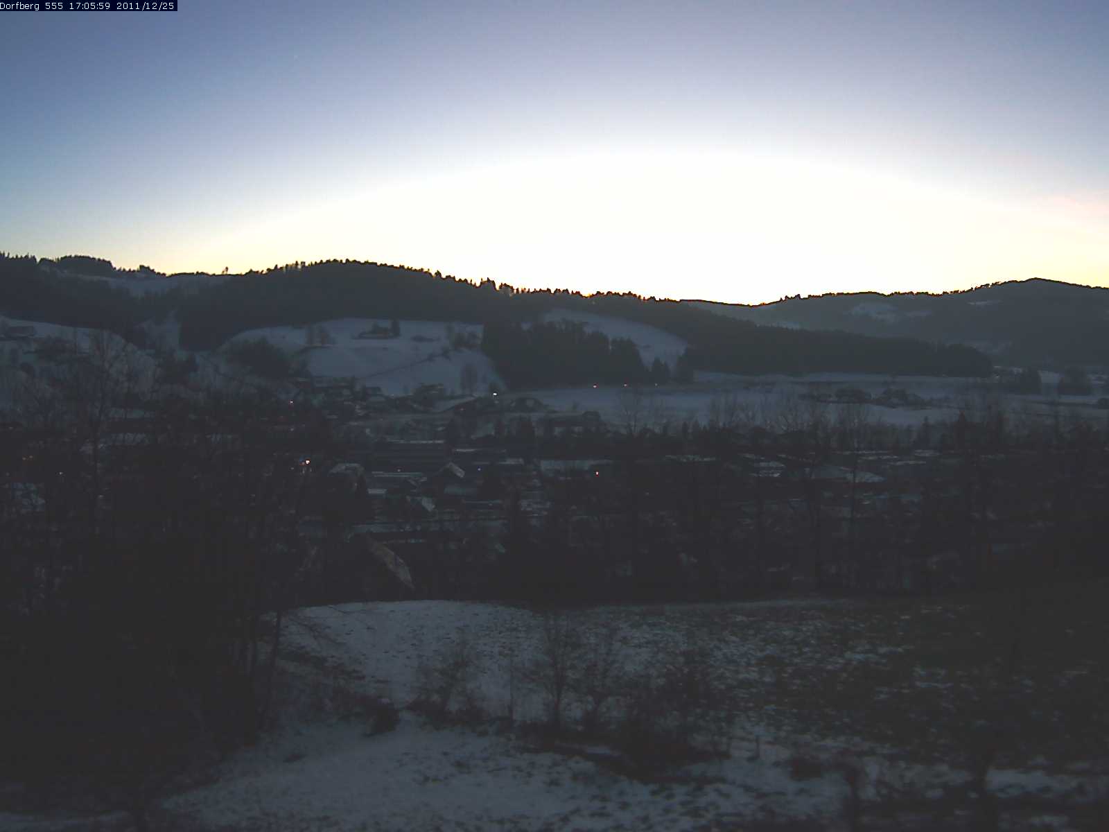 Webcam-Bild: Aussicht vom Dorfberg in Langnau 20111225-170600