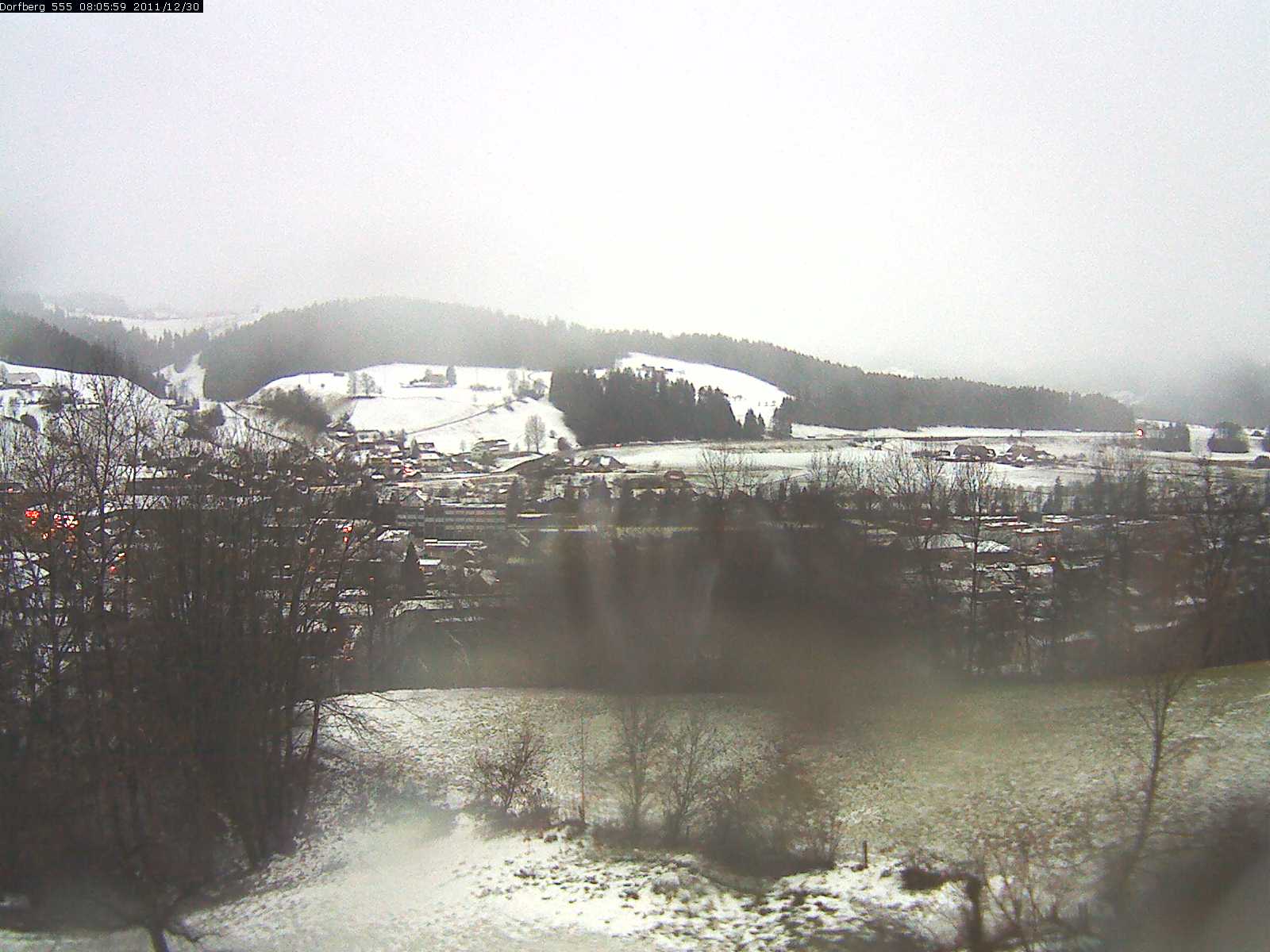 Webcam-Bild: Aussicht vom Dorfberg in Langnau 20111230-080600