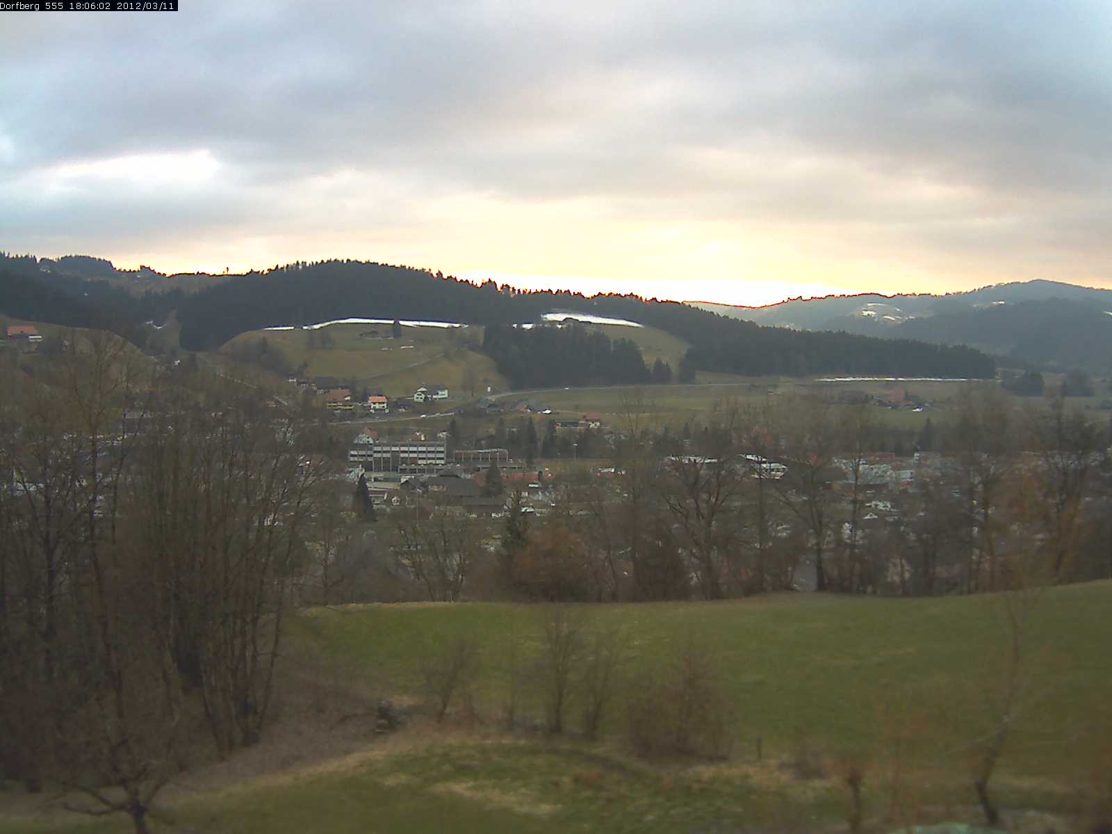 Webcam-Bild: Aussicht vom Dorfberg in Langnau 20120311-180600