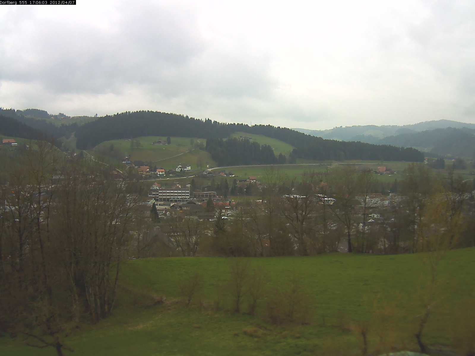 Webcam-Bild: Aussicht vom Dorfberg in Langnau 20120407-170600