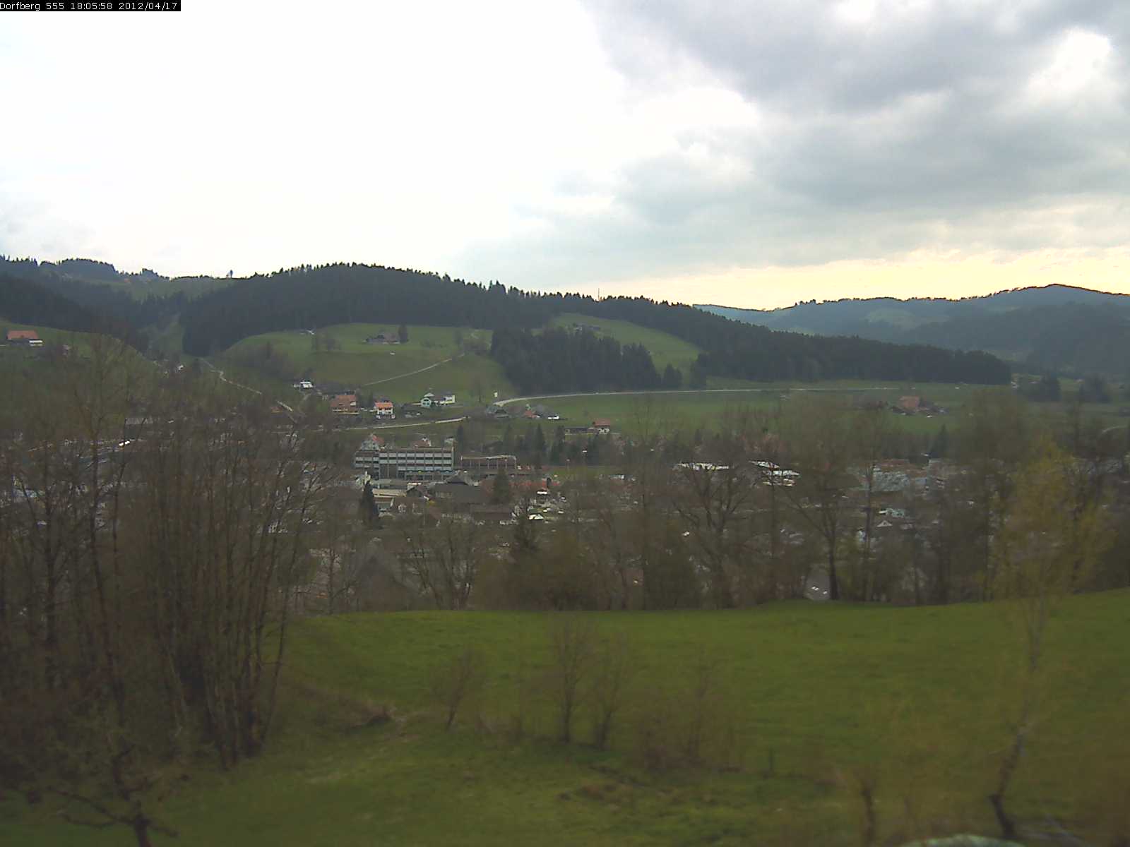 Webcam-Bild: Aussicht vom Dorfberg in Langnau 20120417-180600