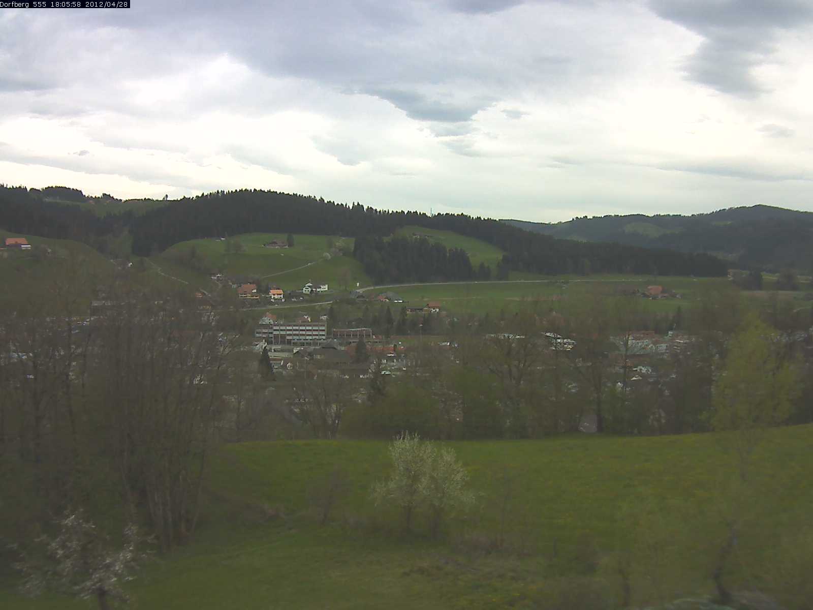 Webcam-Bild: Aussicht vom Dorfberg in Langnau 20120428-180600