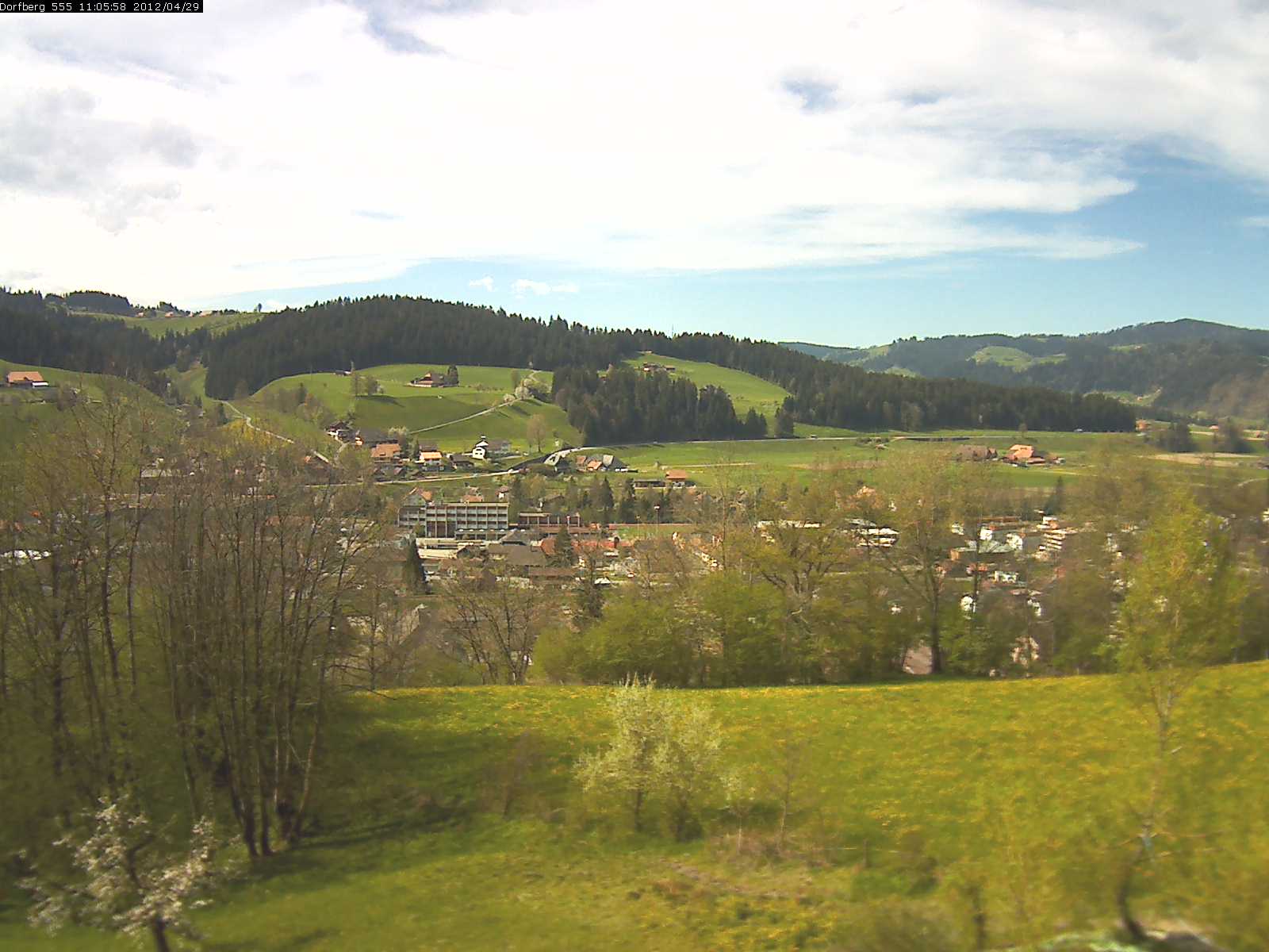 Webcam-Bild: Aussicht vom Dorfberg in Langnau 20120429-110600