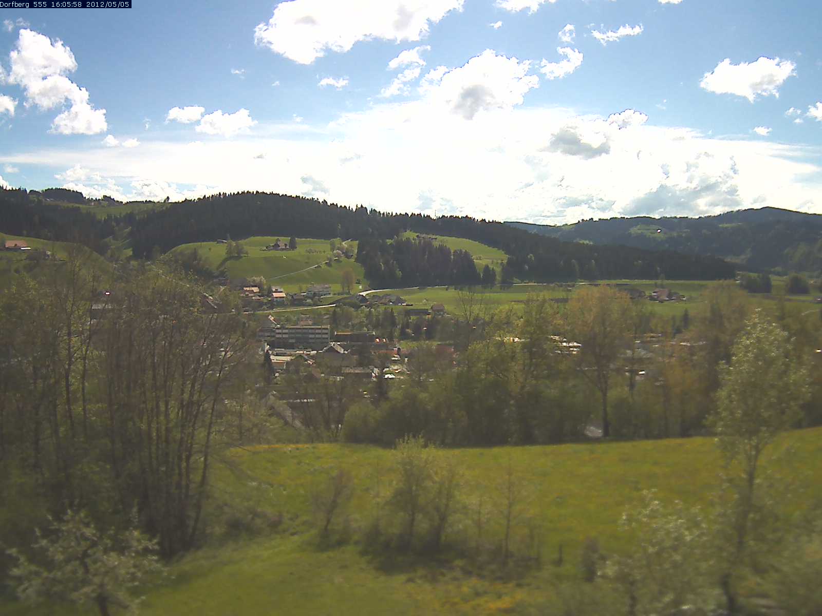 Webcam-Bild: Aussicht vom Dorfberg in Langnau 20120505-160600
