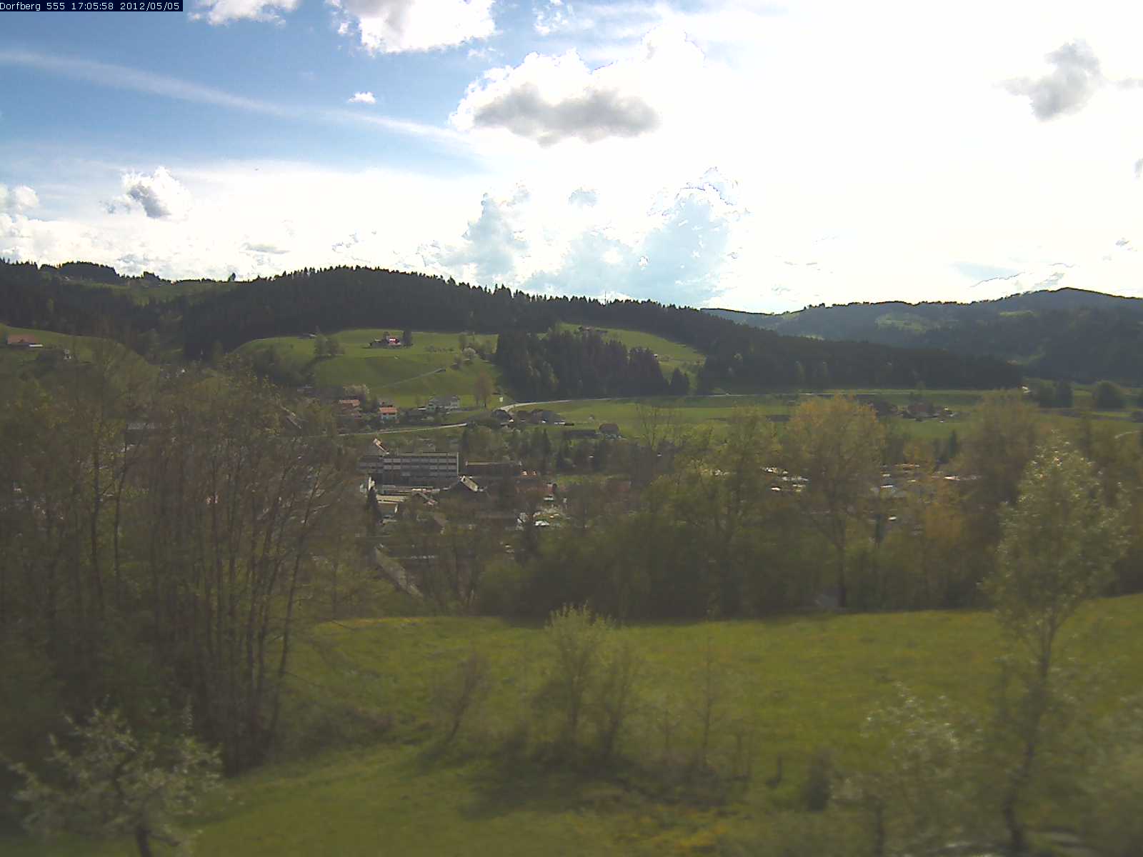 Webcam-Bild: Aussicht vom Dorfberg in Langnau 20120505-170600