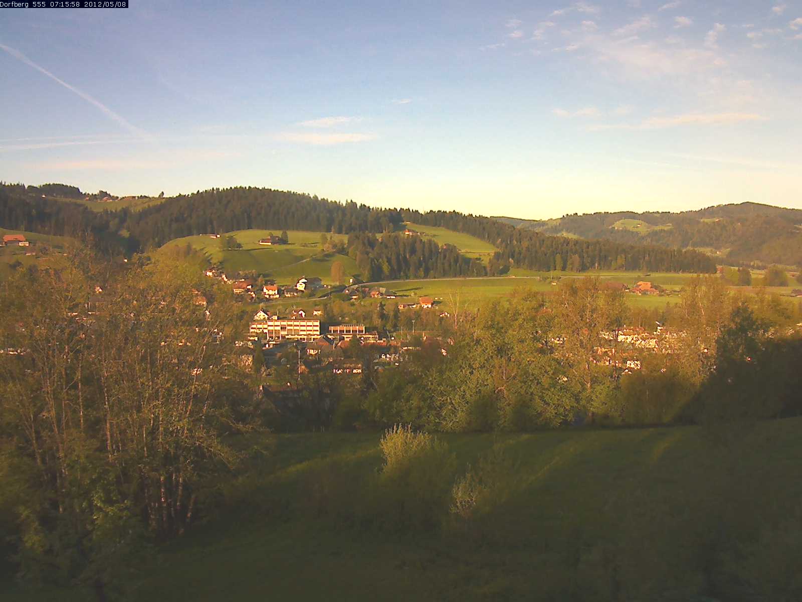 Webcam-Bild: Aussicht vom Dorfberg in Langnau 20120508-071600