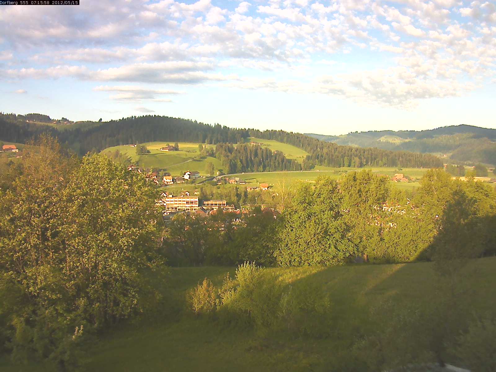 Webcam-Bild: Aussicht vom Dorfberg in Langnau 20120515-071600