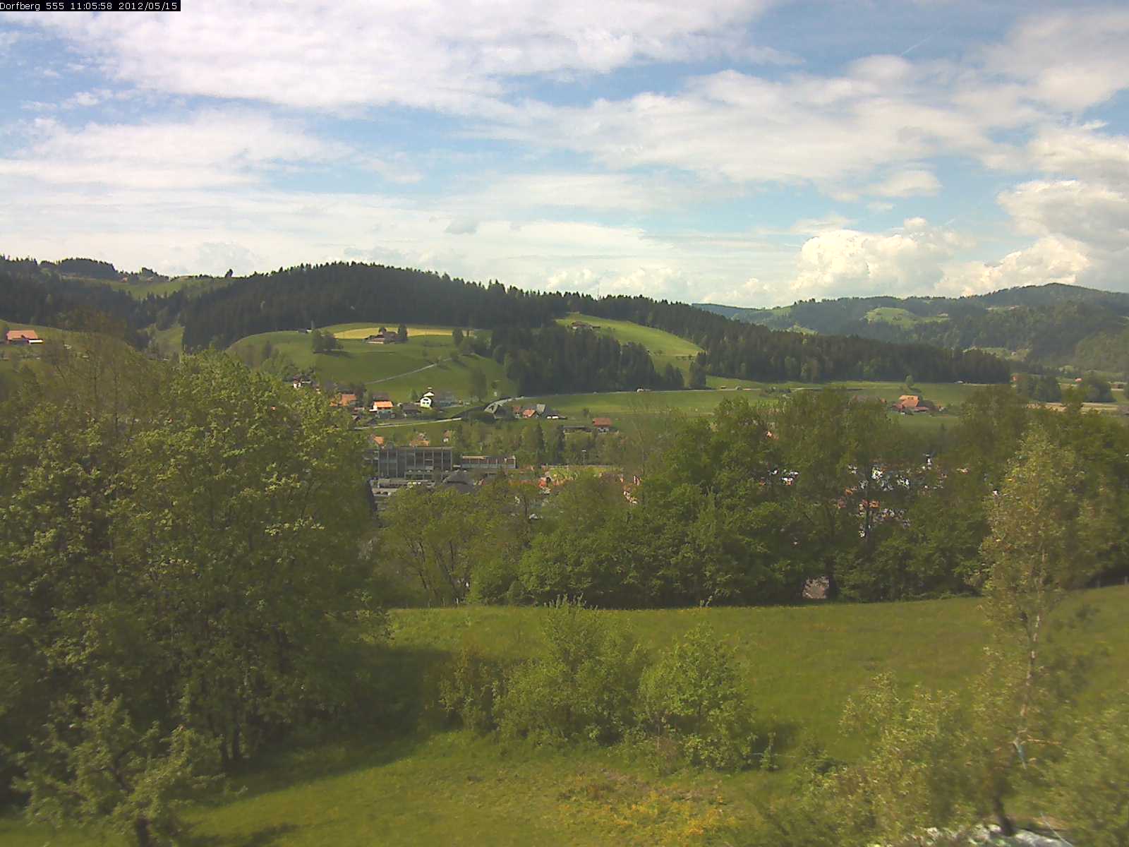 Webcam-Bild: Aussicht vom Dorfberg in Langnau 20120515-110600