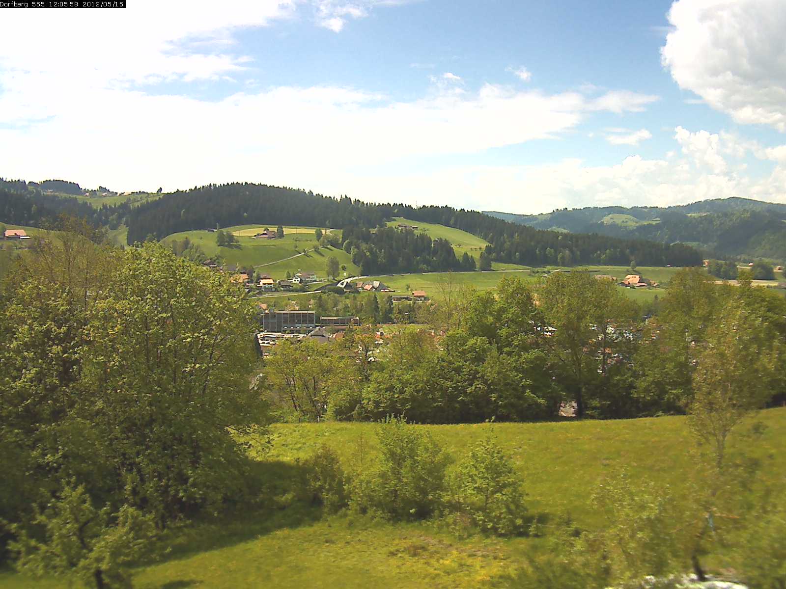 Webcam-Bild: Aussicht vom Dorfberg in Langnau 20120515-120600