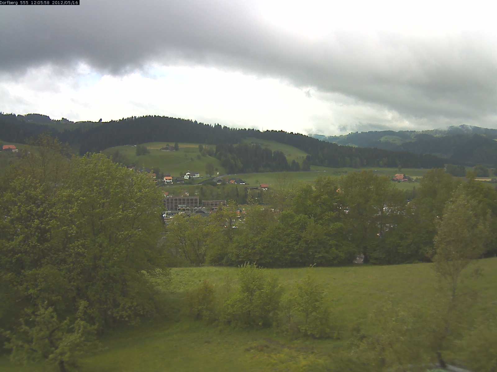 Webcam-Bild: Aussicht vom Dorfberg in Langnau 20120516-120600