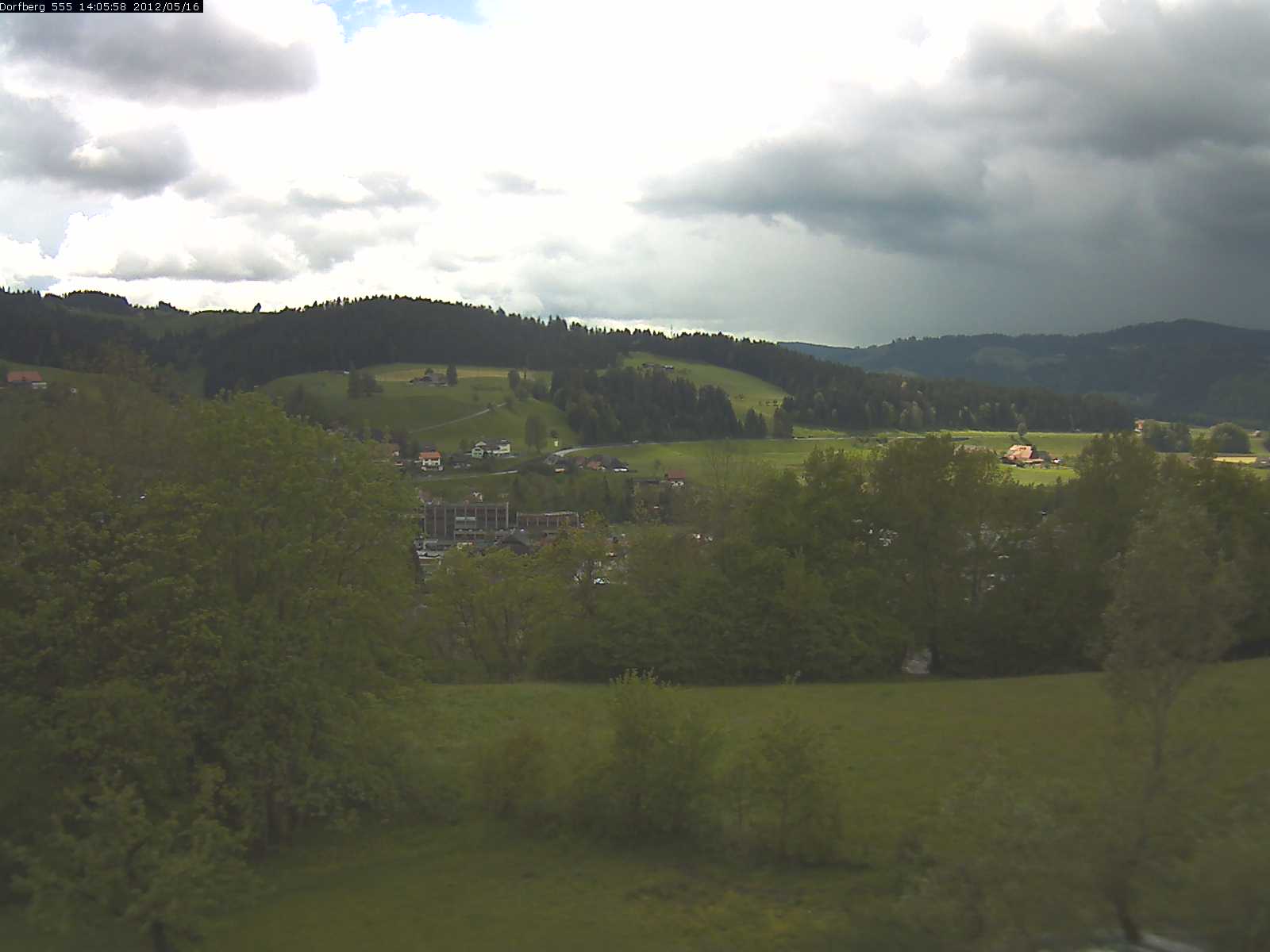 Webcam-Bild: Aussicht vom Dorfberg in Langnau 20120516-140600