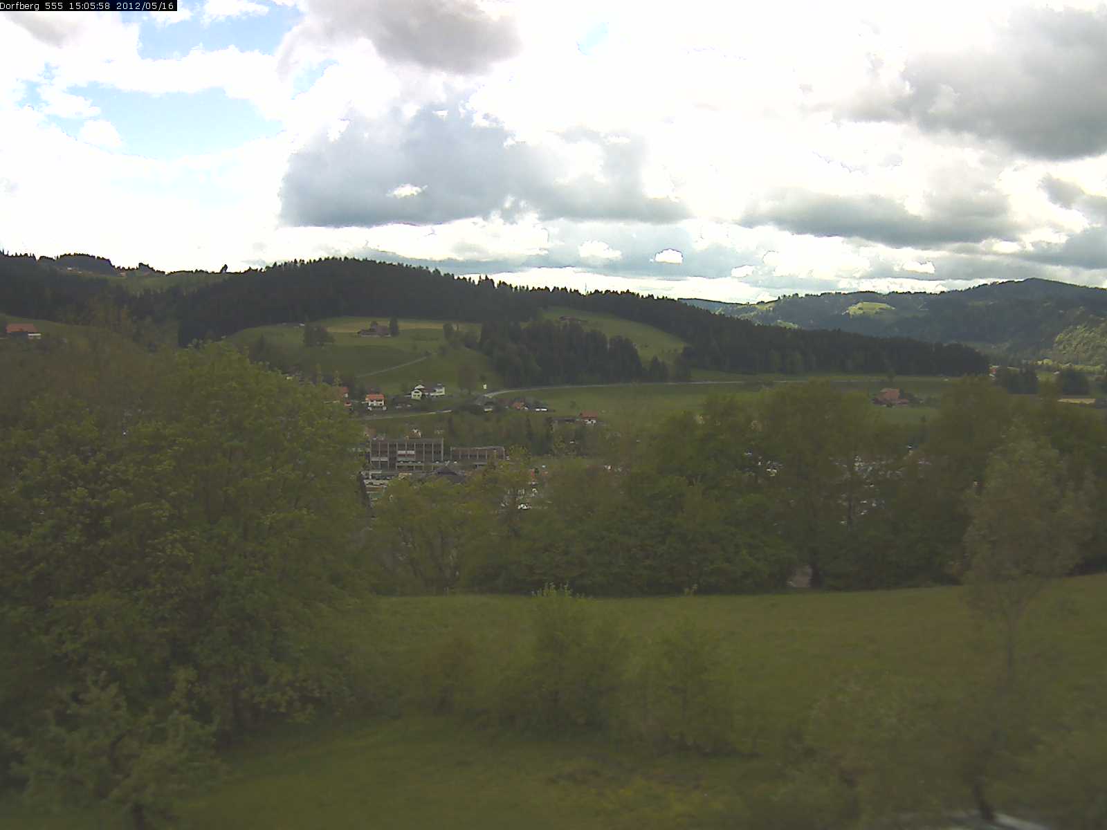 Webcam-Bild: Aussicht vom Dorfberg in Langnau 20120516-150600
