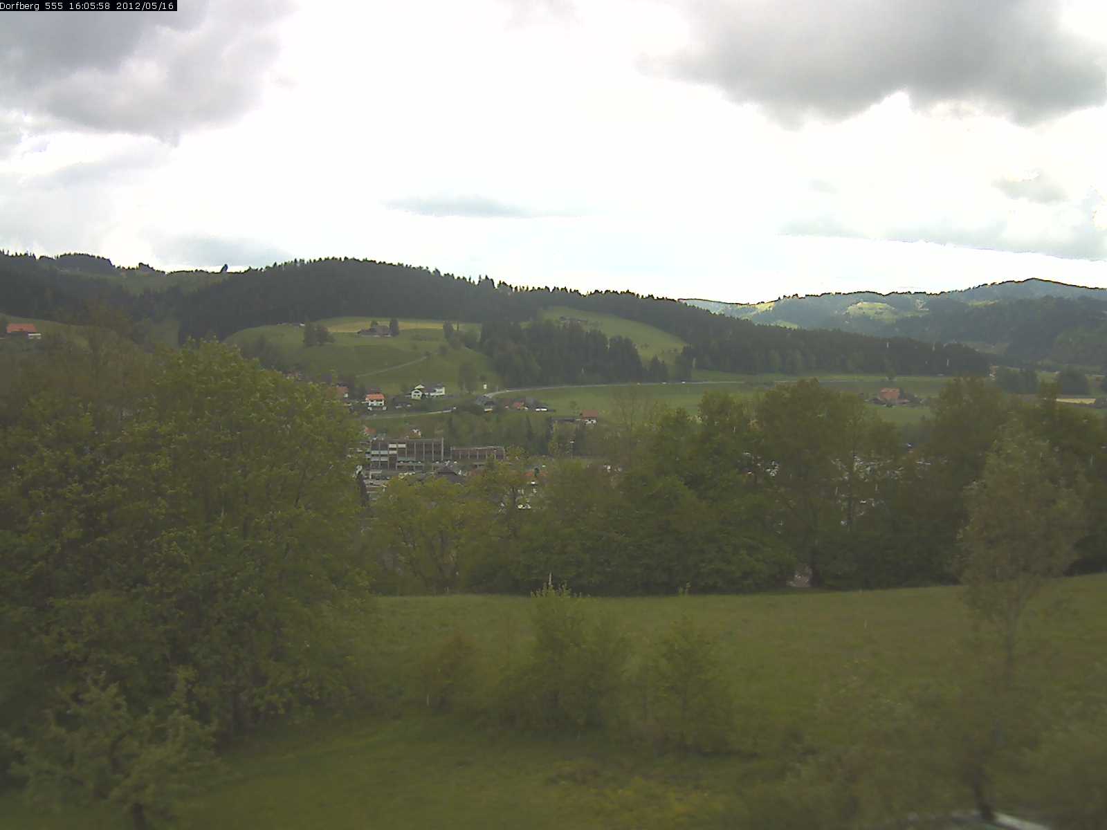 Webcam-Bild: Aussicht vom Dorfberg in Langnau 20120516-160600