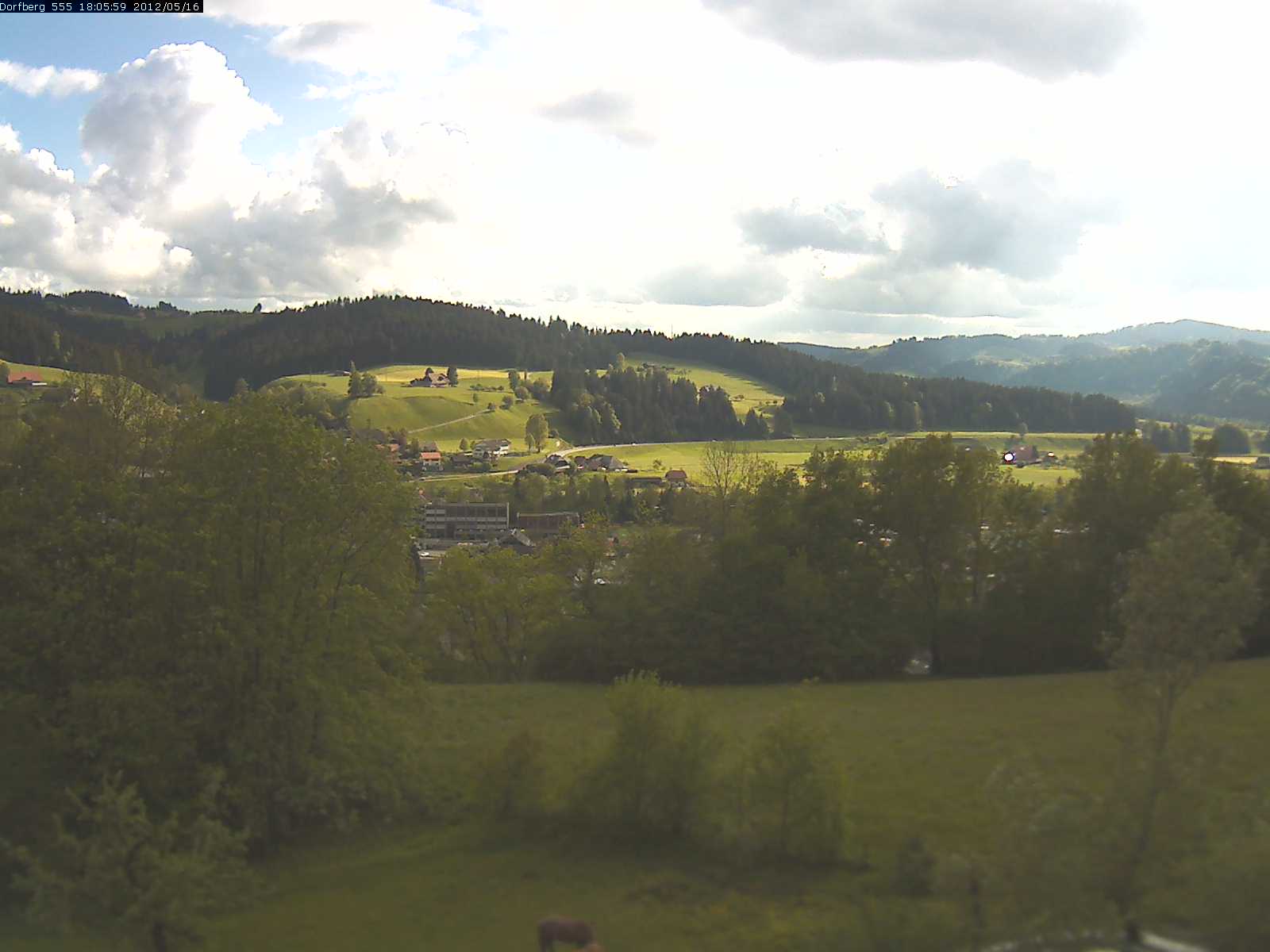 Webcam-Bild: Aussicht vom Dorfberg in Langnau 20120516-180600