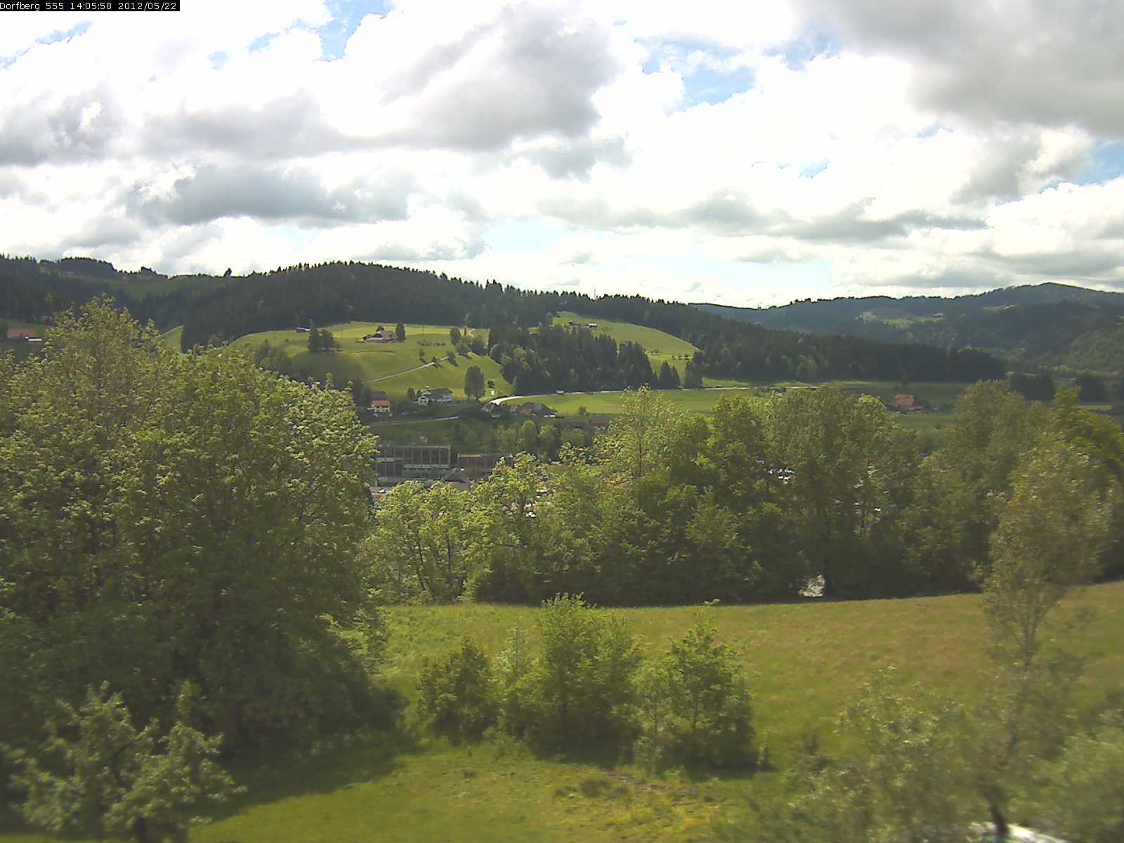 Webcam-Bild: Aussicht vom Dorfberg in Langnau 20120522-140600
