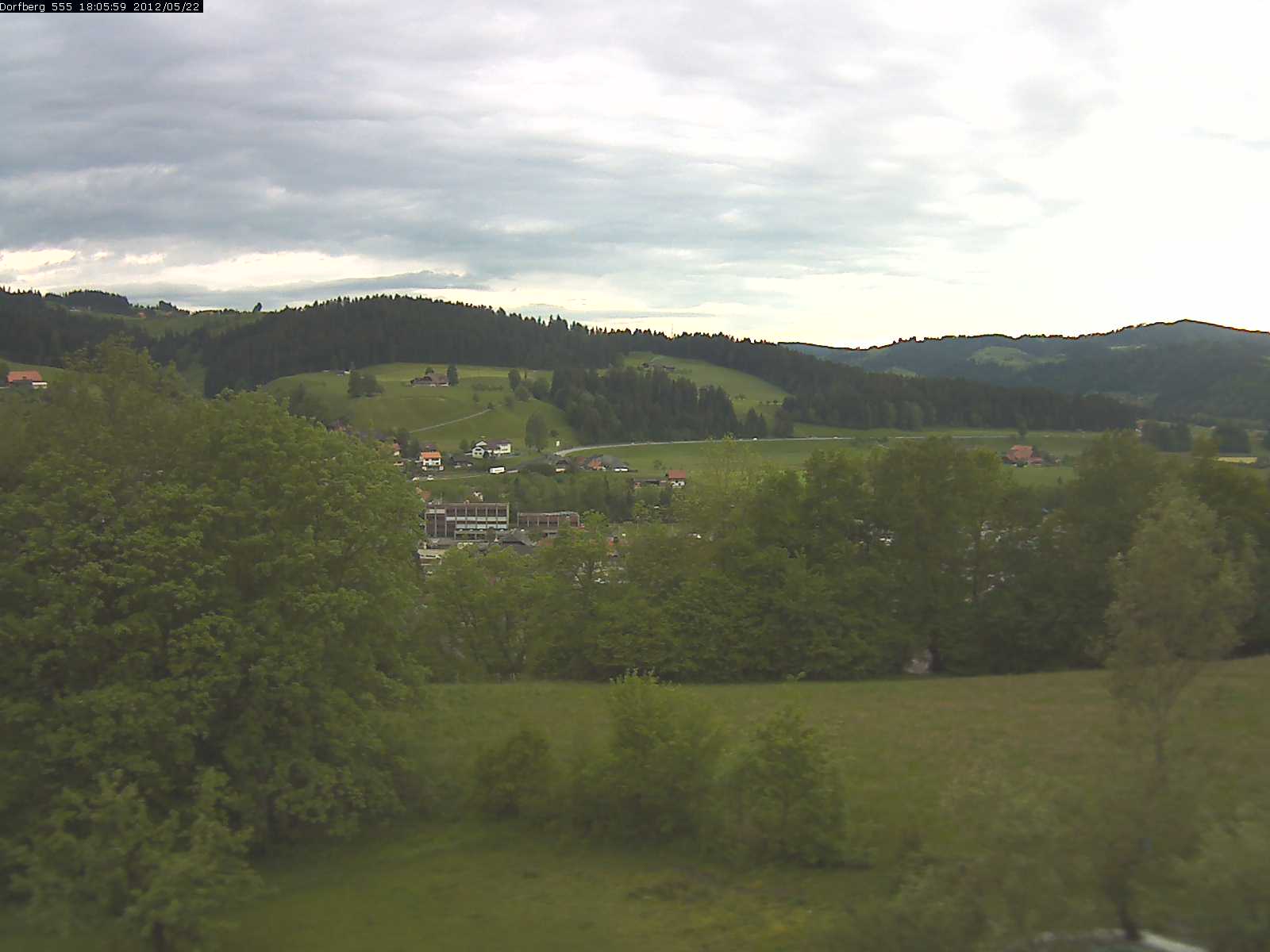 Webcam-Bild: Aussicht vom Dorfberg in Langnau 20120522-180600
