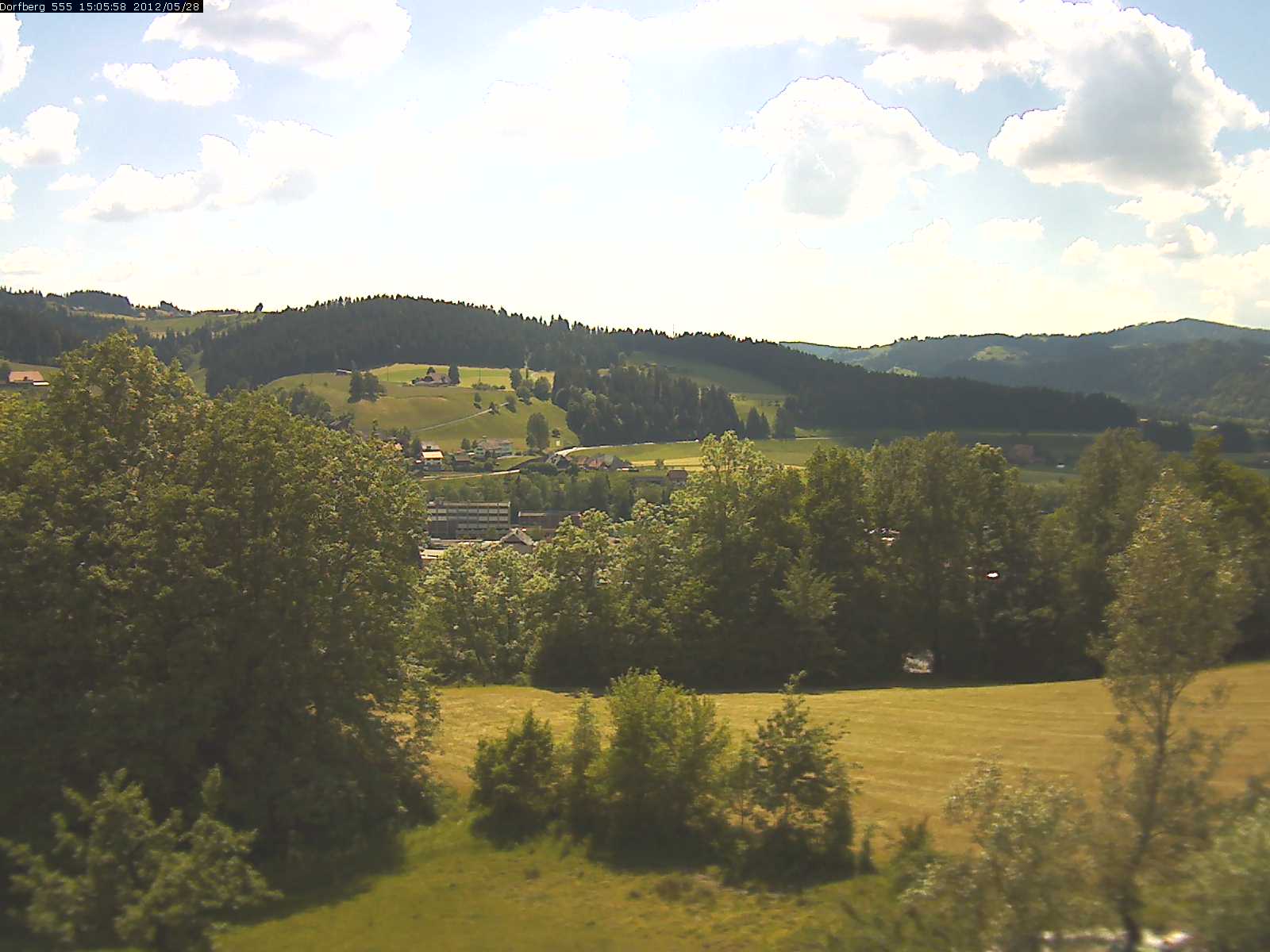 Webcam-Bild: Aussicht vom Dorfberg in Langnau 20120528-150600