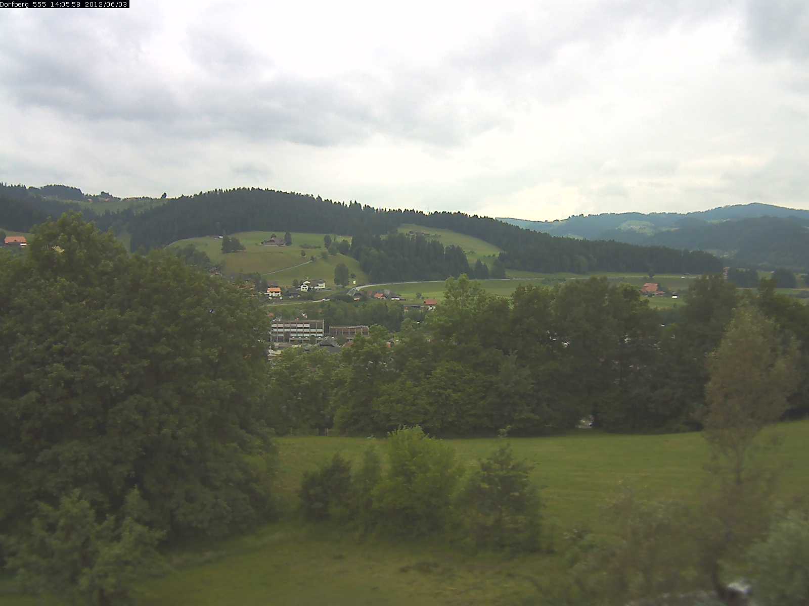 Webcam-Bild: Aussicht vom Dorfberg in Langnau 20120603-140600