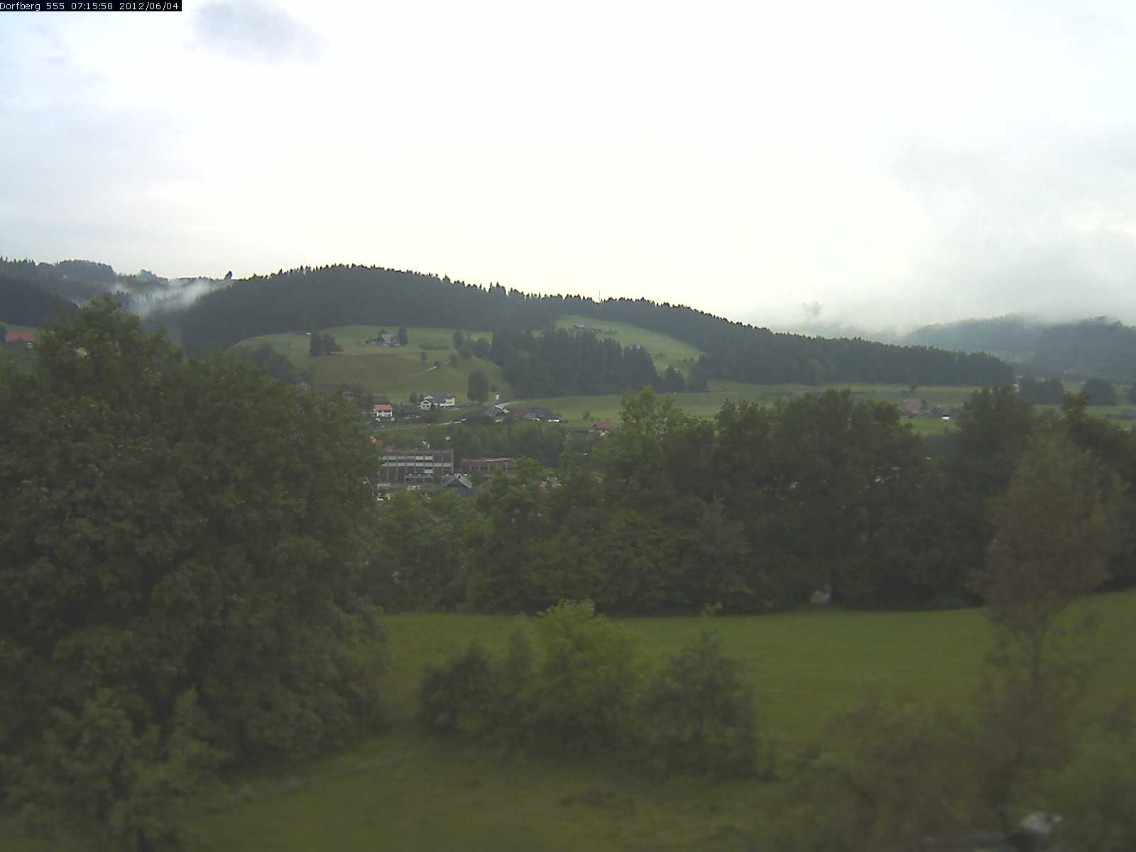 Webcam-Bild: Aussicht vom Dorfberg in Langnau 20120604-071600