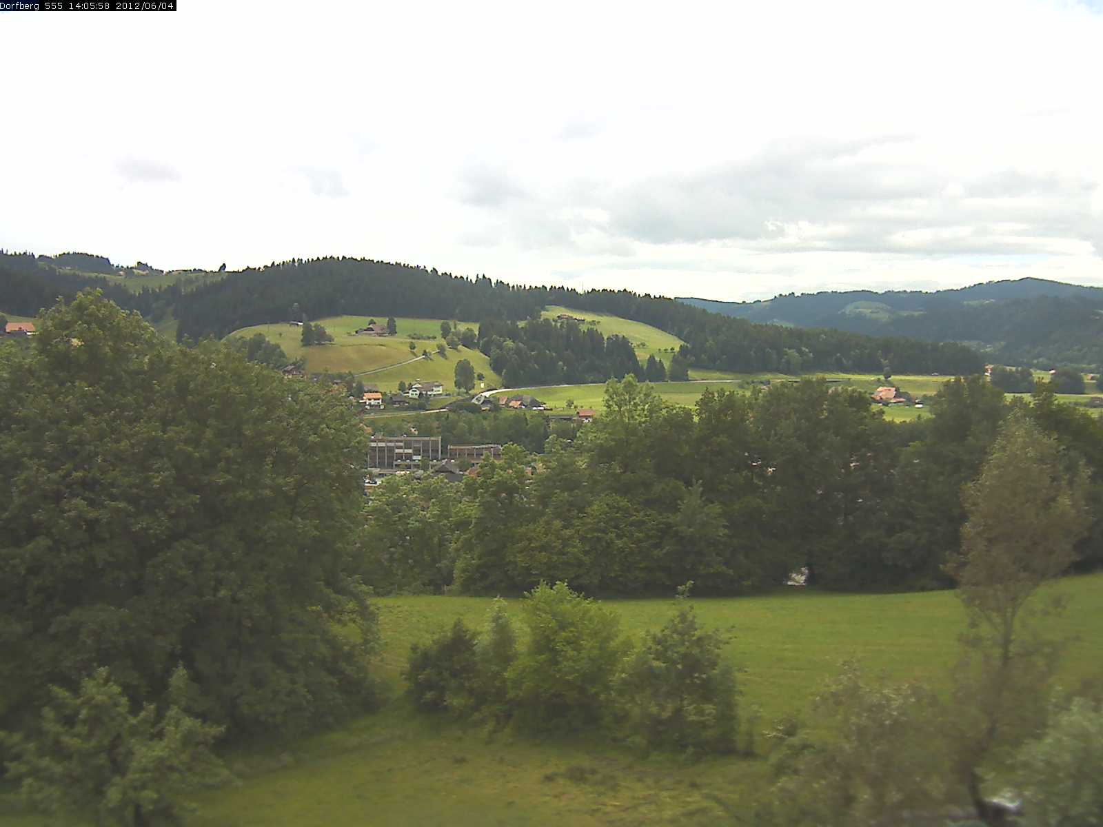 Webcam-Bild: Aussicht vom Dorfberg in Langnau 20120604-140600