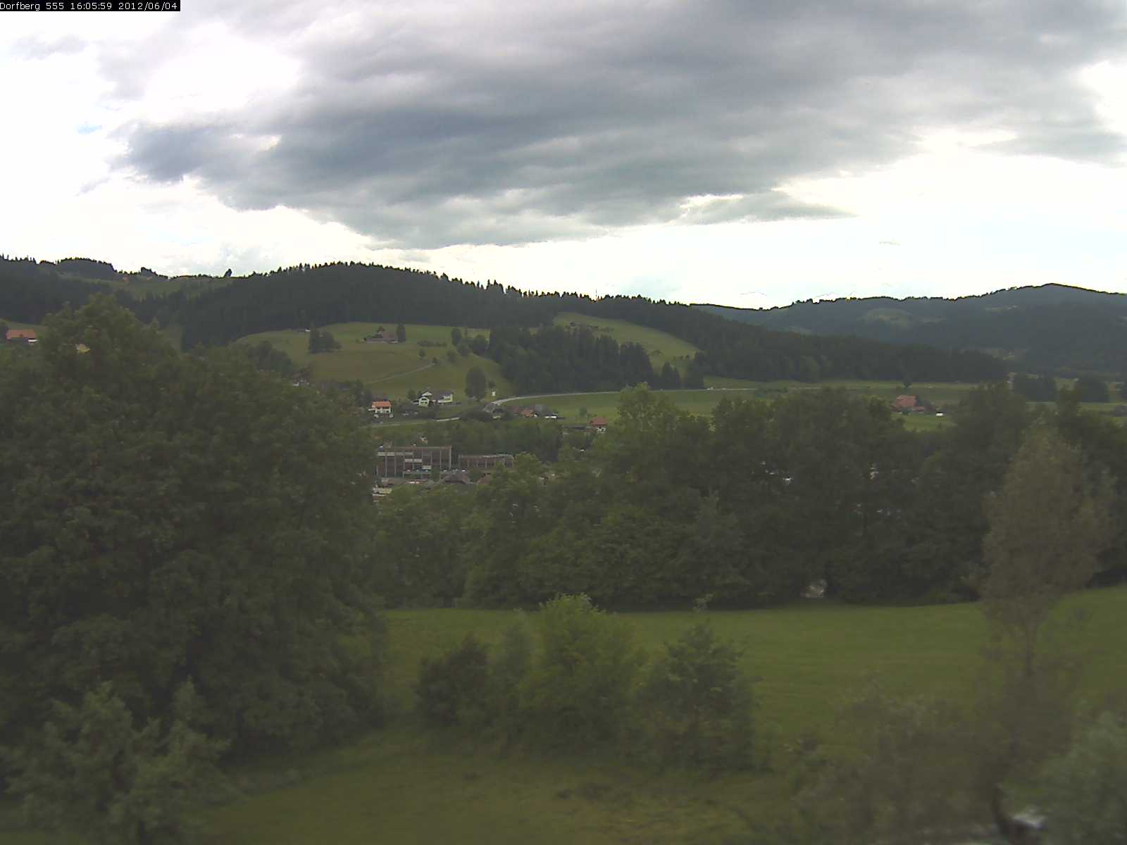 Webcam-Bild: Aussicht vom Dorfberg in Langnau 20120604-160600