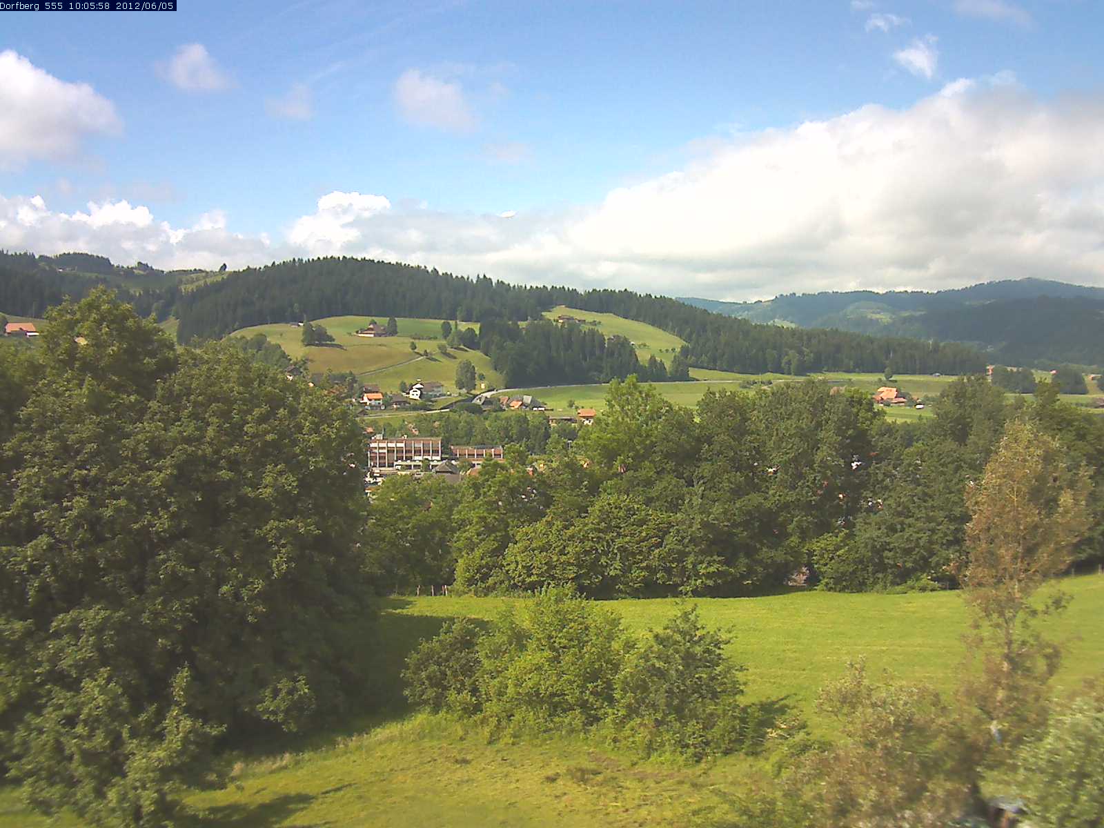 Webcam-Bild: Aussicht vom Dorfberg in Langnau 20120605-100600