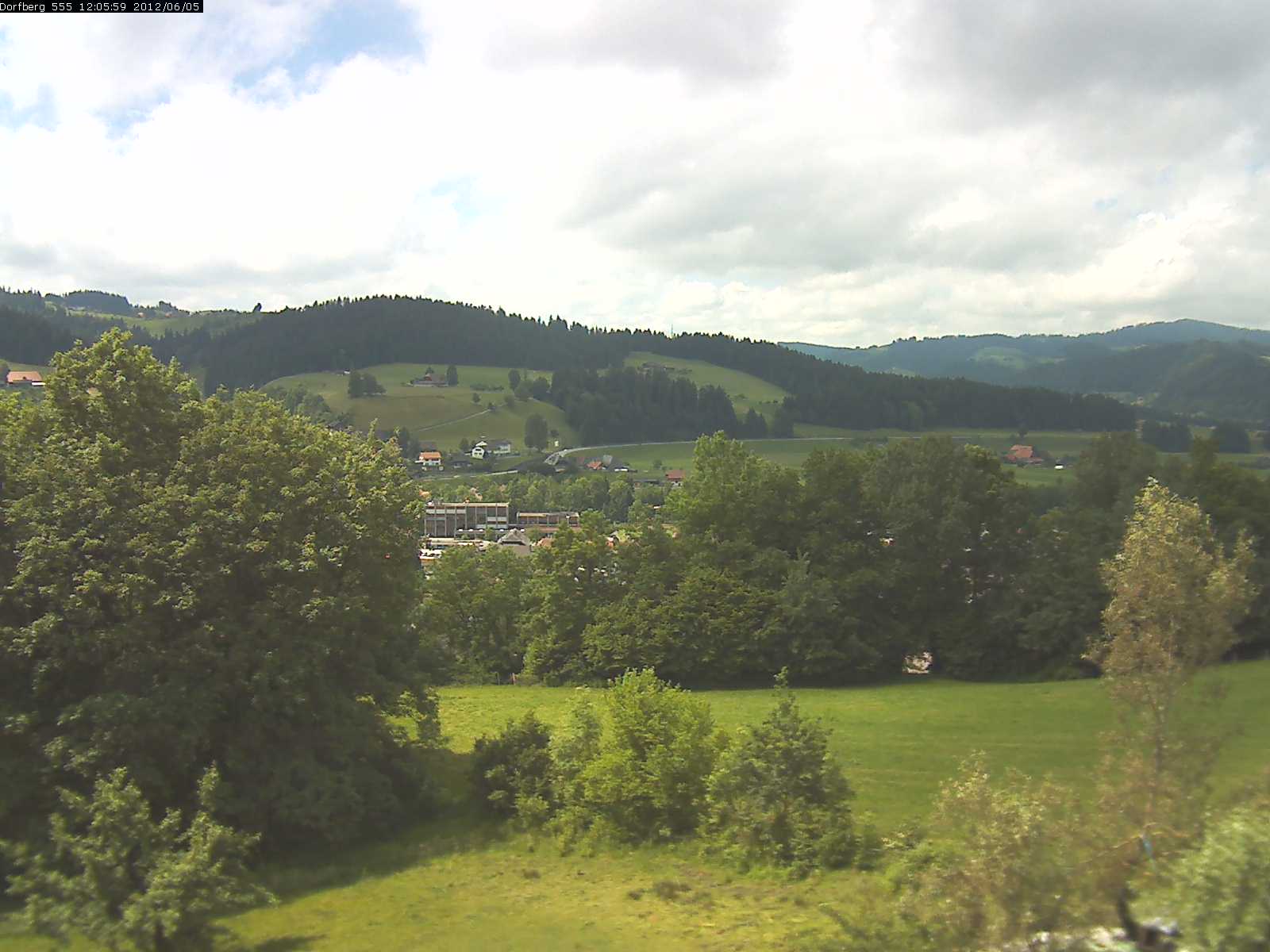 Webcam-Bild: Aussicht vom Dorfberg in Langnau 20120605-120600