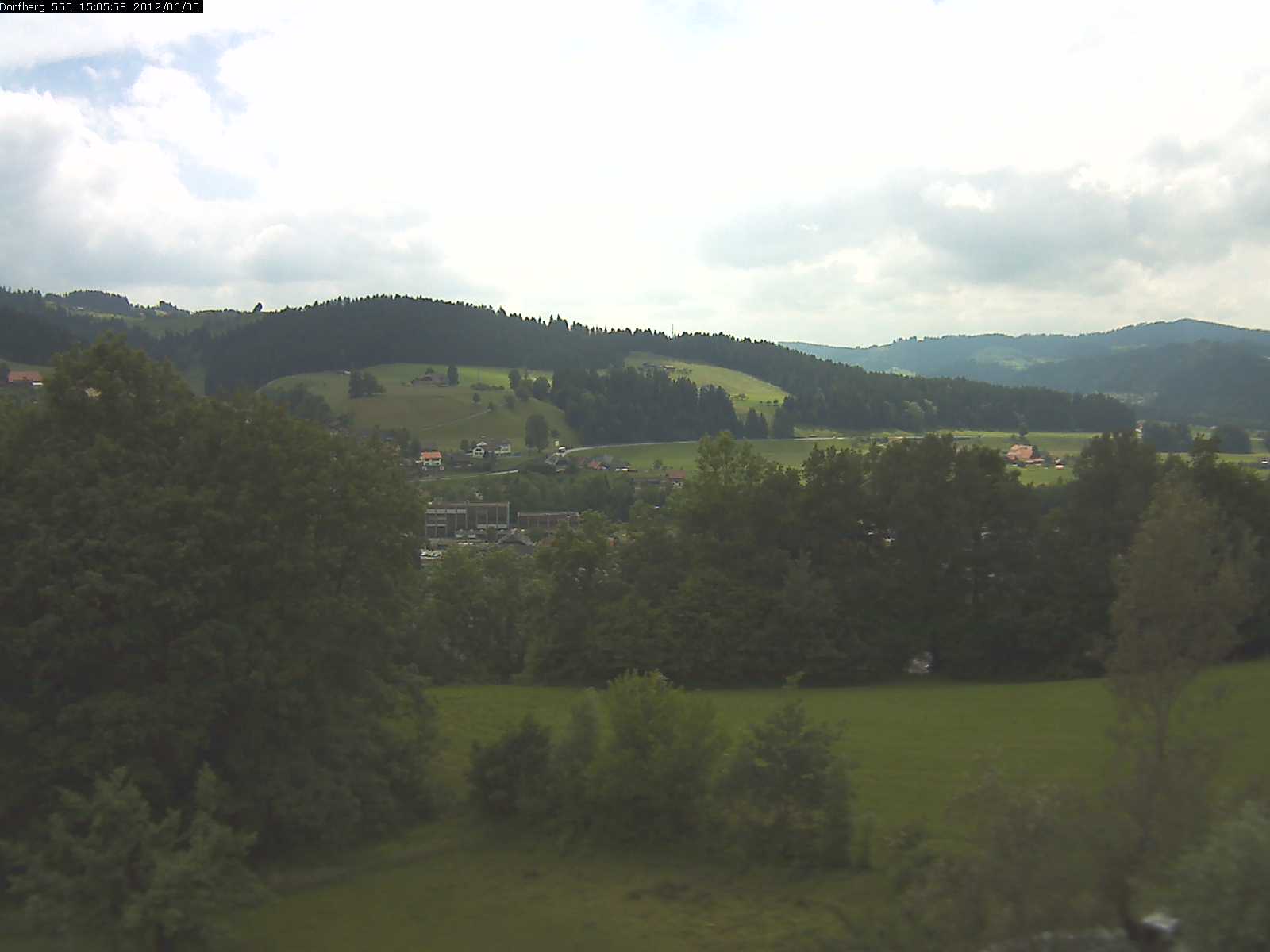 Webcam-Bild: Aussicht vom Dorfberg in Langnau 20120605-150600