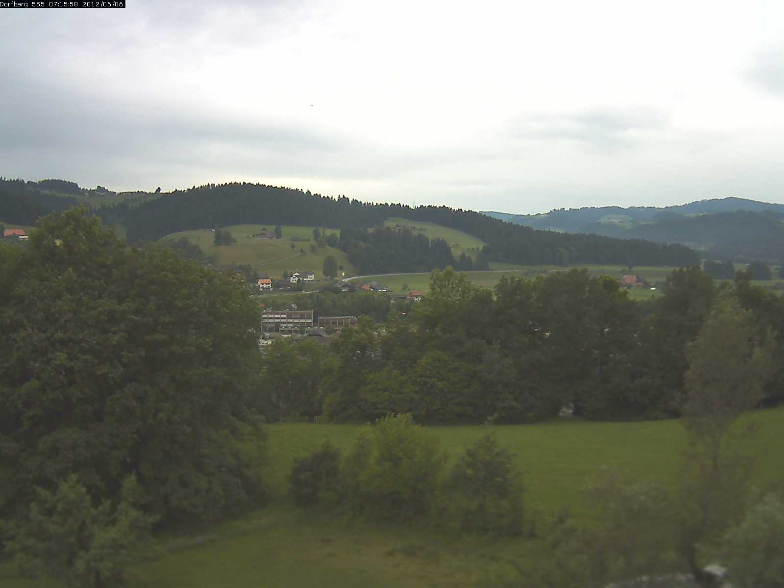 Webcam-Bild: Aussicht vom Dorfberg in Langnau 20120606-071600