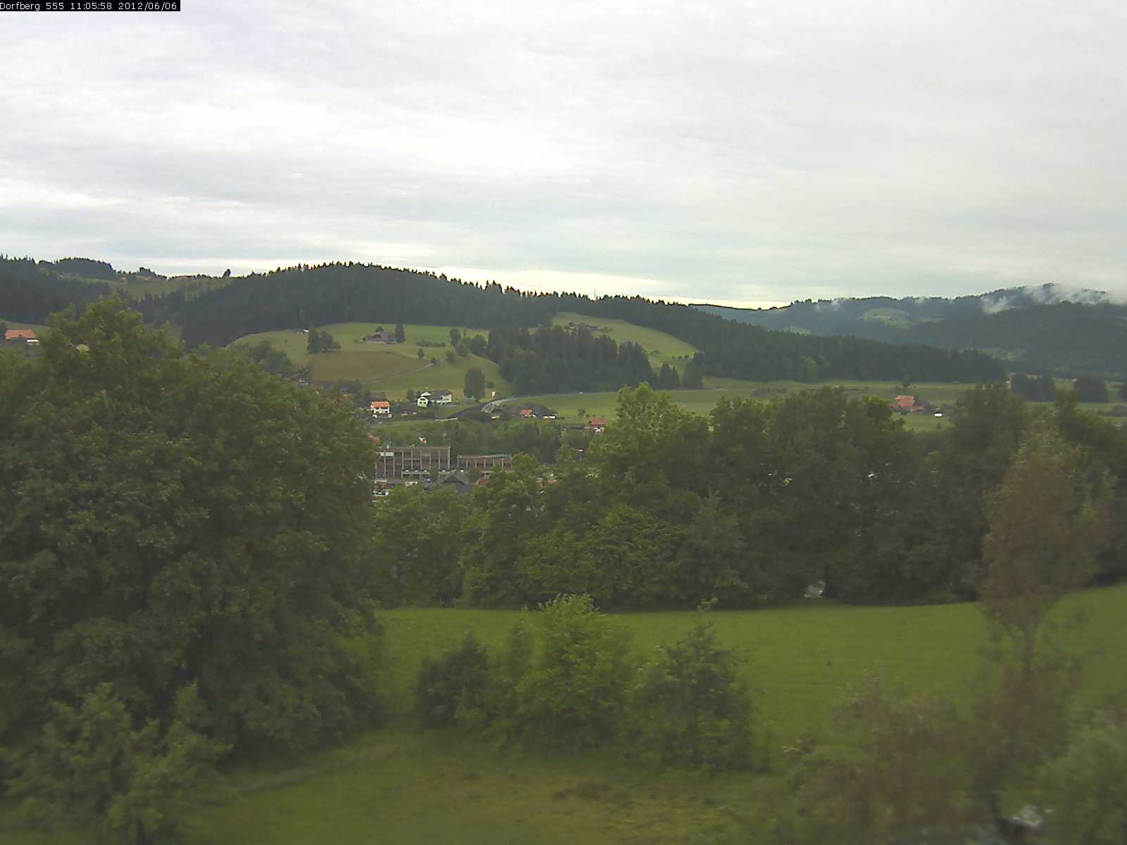 Webcam-Bild: Aussicht vom Dorfberg in Langnau 20120606-110600