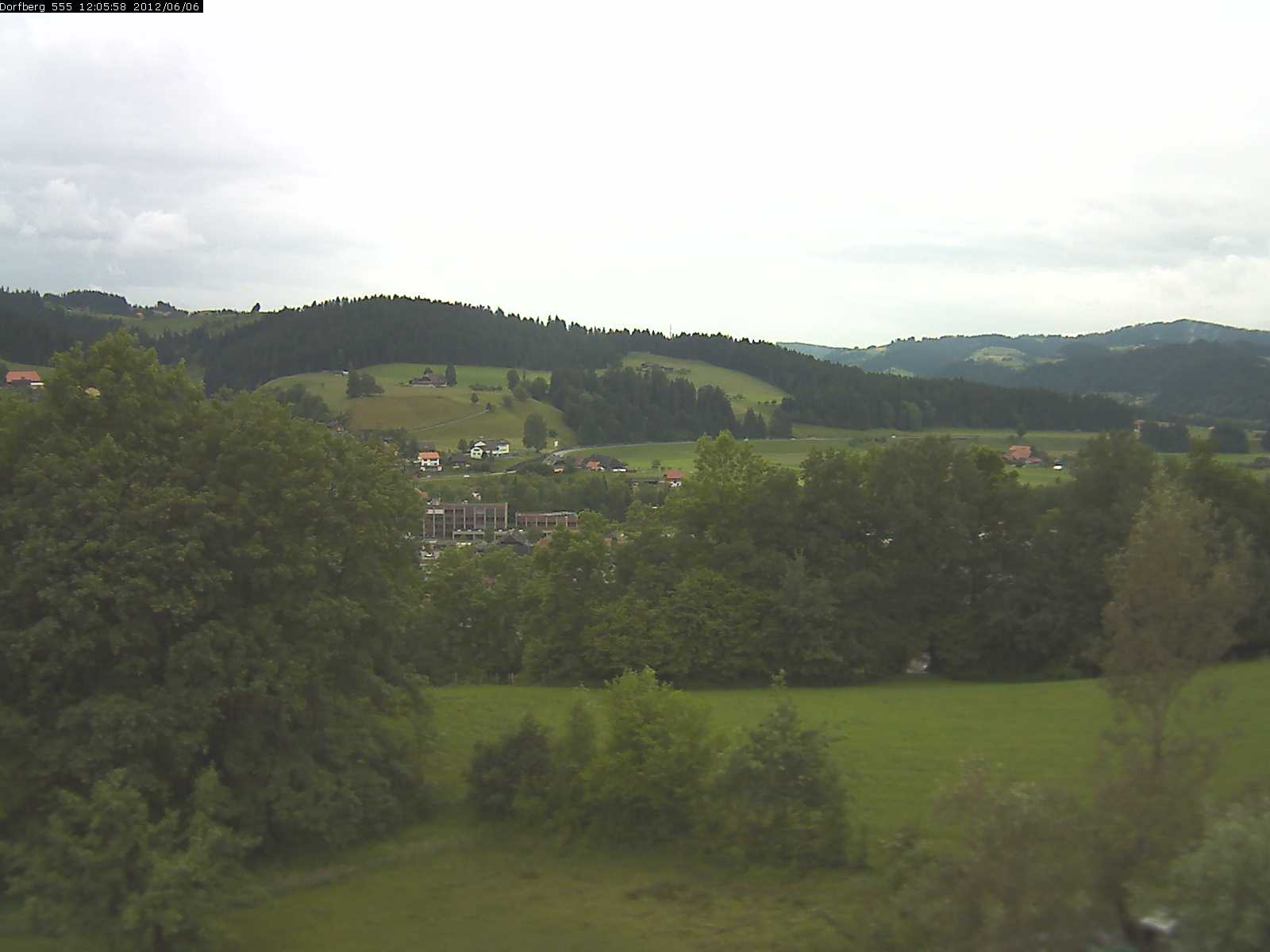 Webcam-Bild: Aussicht vom Dorfberg in Langnau 20120606-120600
