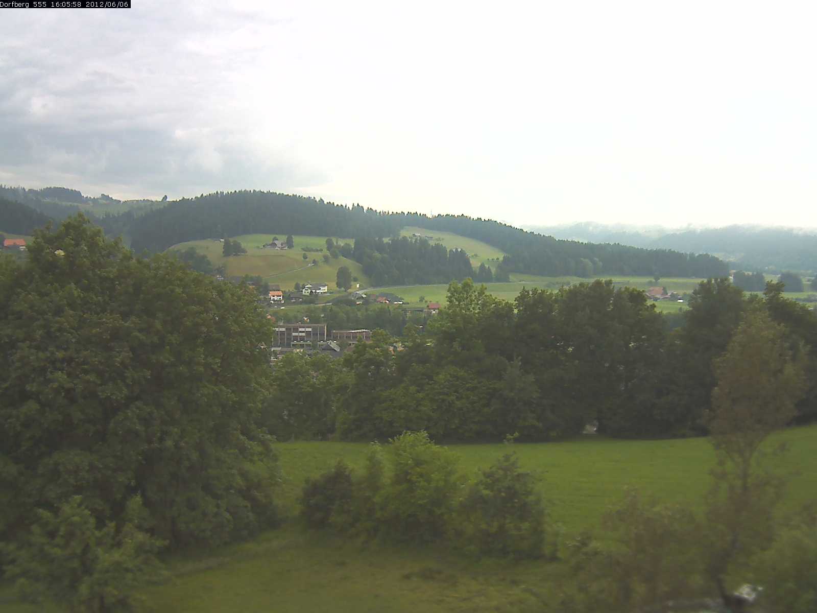 Webcam-Bild: Aussicht vom Dorfberg in Langnau 20120606-160600