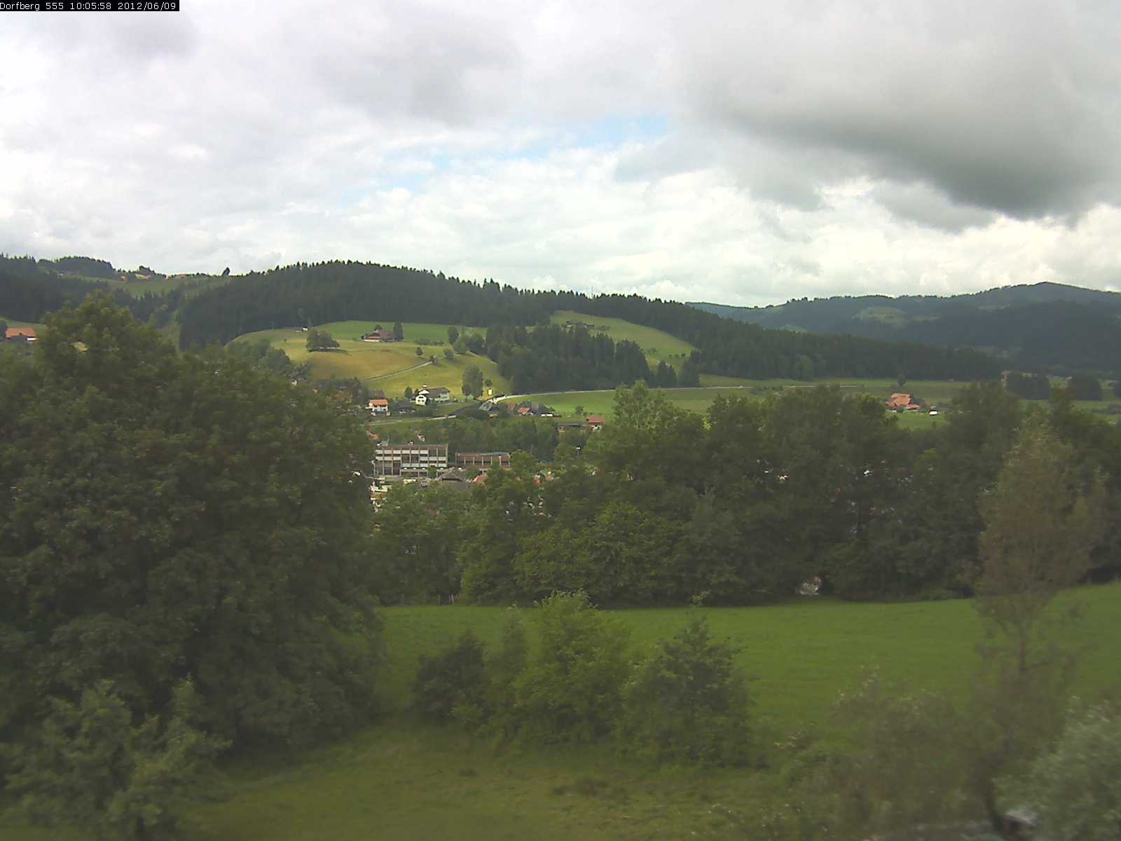 Webcam-Bild: Aussicht vom Dorfberg in Langnau 20120609-100600