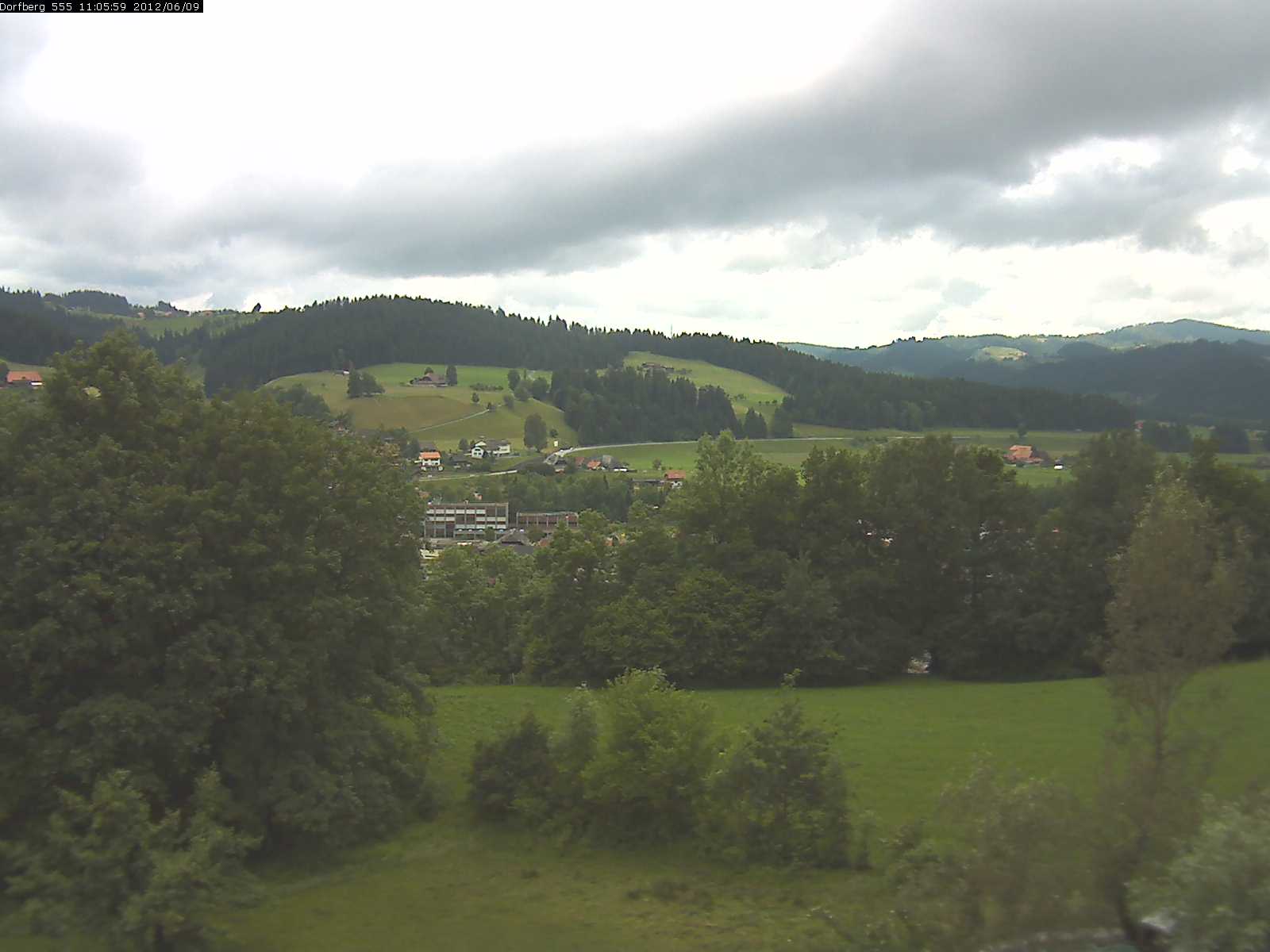 Webcam-Bild: Aussicht vom Dorfberg in Langnau 20120609-110600