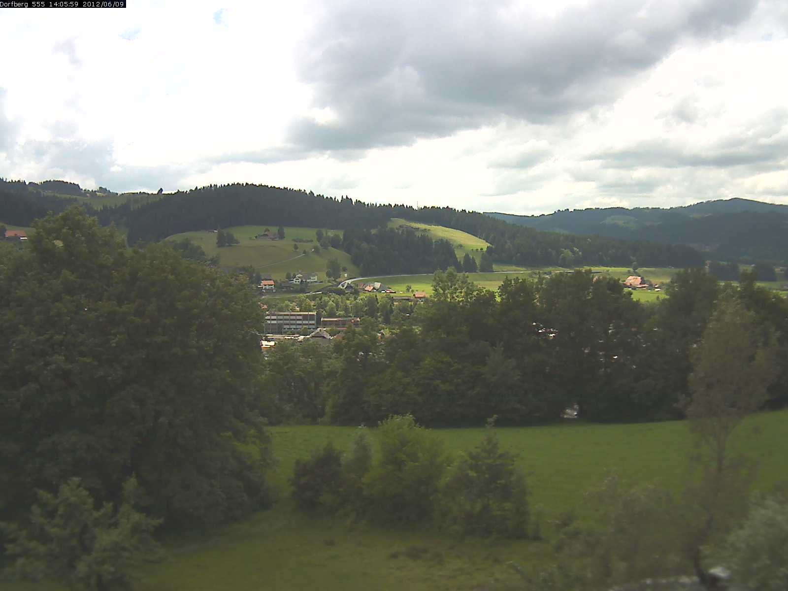 Webcam-Bild: Aussicht vom Dorfberg in Langnau 20120609-140600