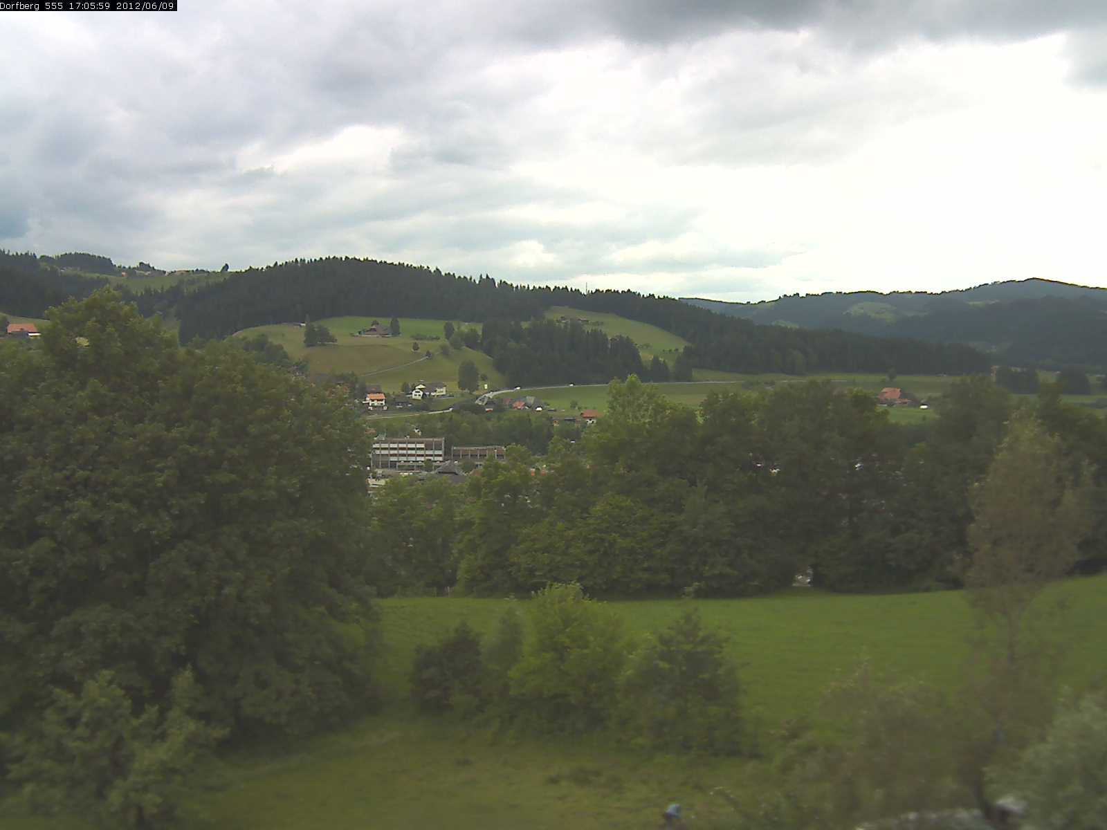 Webcam-Bild: Aussicht vom Dorfberg in Langnau 20120609-170600