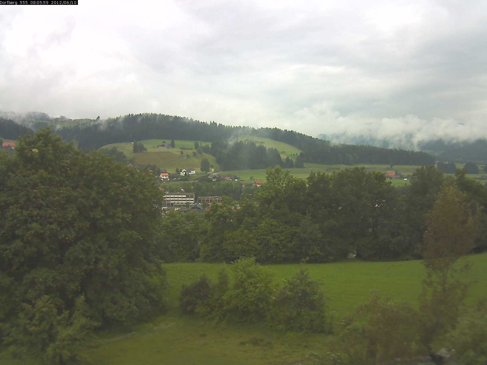 Webcam-Bild: Aussicht vom Dorfberg in Langnau 20120610-080600
