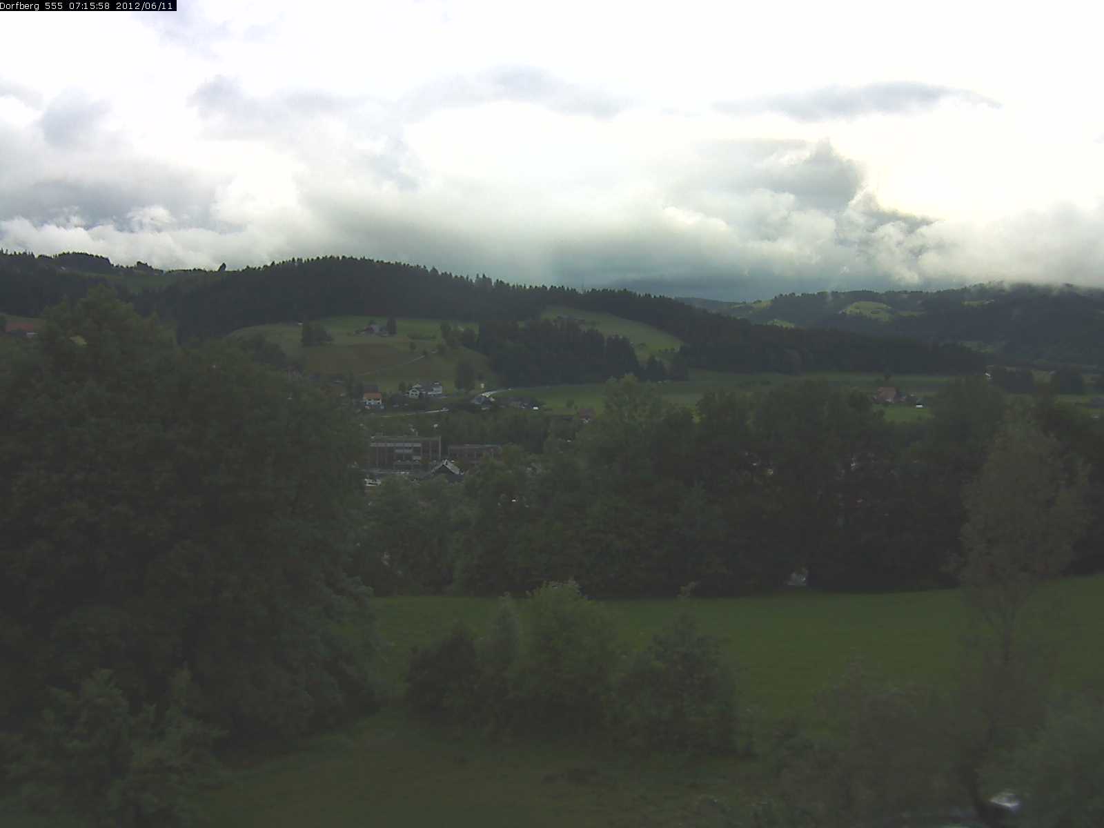 Webcam-Bild: Aussicht vom Dorfberg in Langnau 20120611-071600
