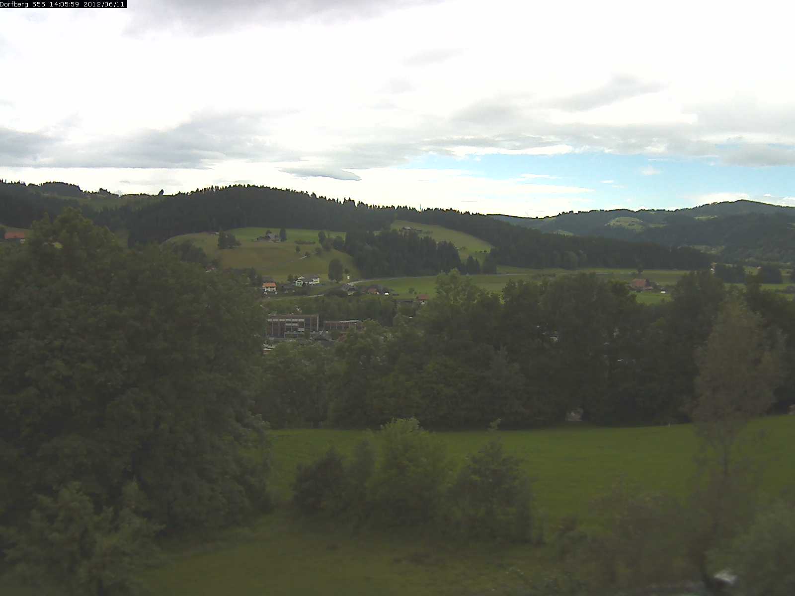 Webcam-Bild: Aussicht vom Dorfberg in Langnau 20120611-140600