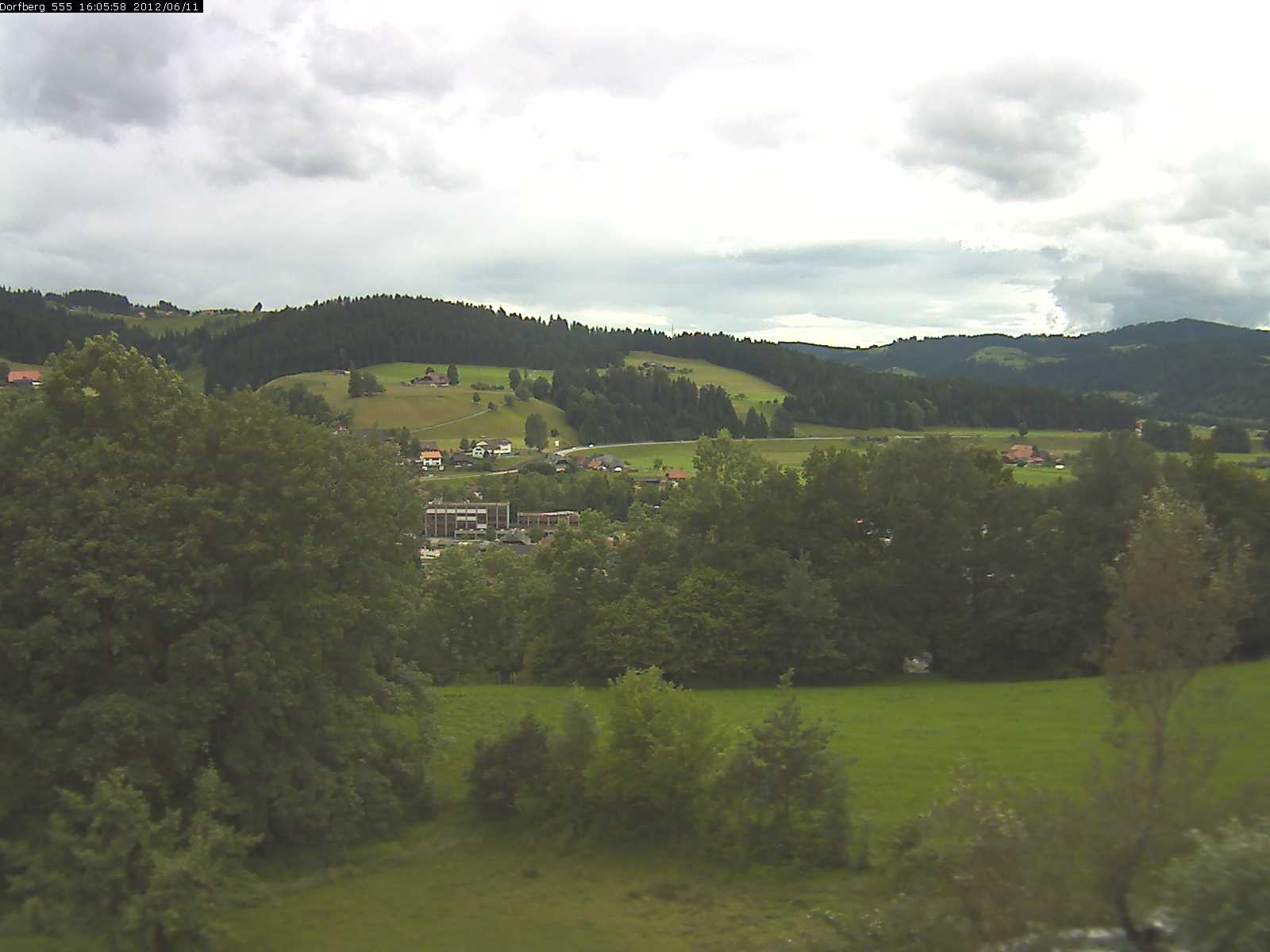 Webcam-Bild: Aussicht vom Dorfberg in Langnau 20120611-160600
