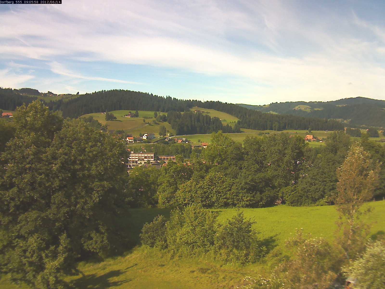 Webcam-Bild: Aussicht vom Dorfberg in Langnau 20120614-090600