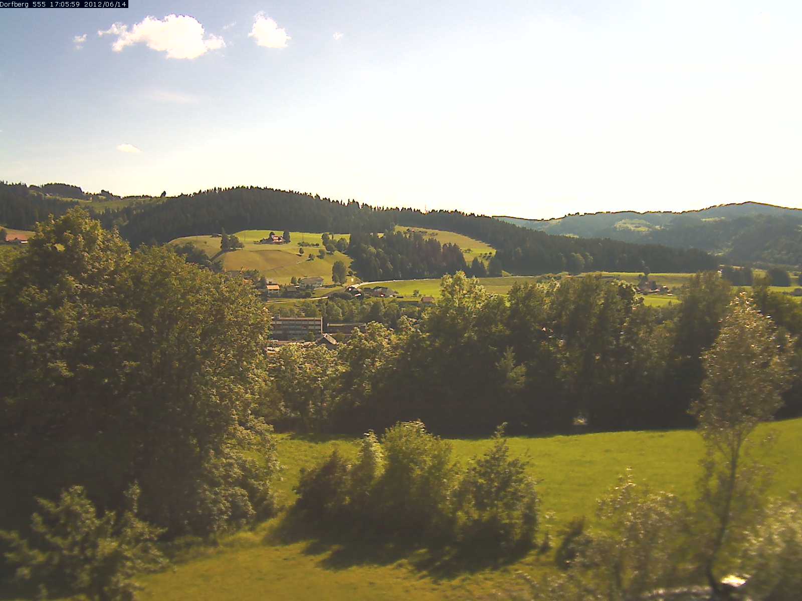 Webcam-Bild: Aussicht vom Dorfberg in Langnau 20120614-170600
