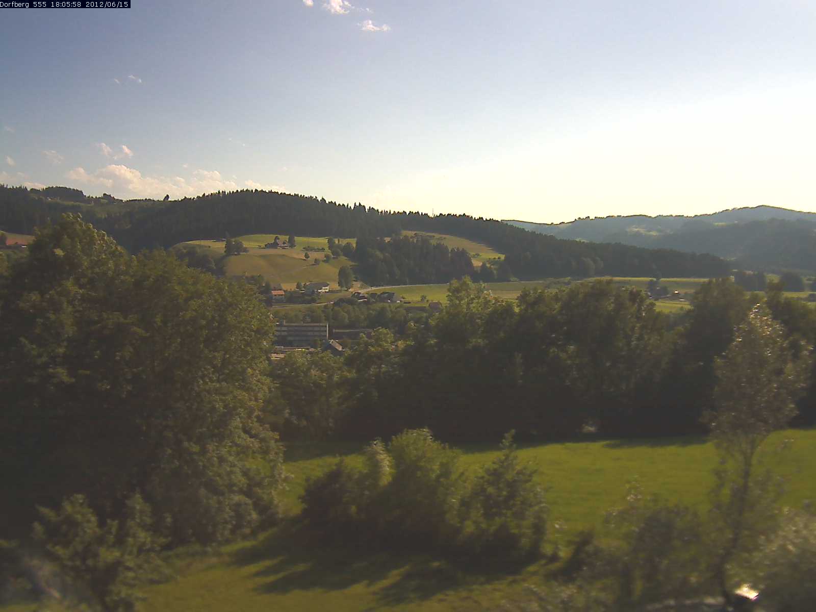 Webcam-Bild: Aussicht vom Dorfberg in Langnau 20120615-180600