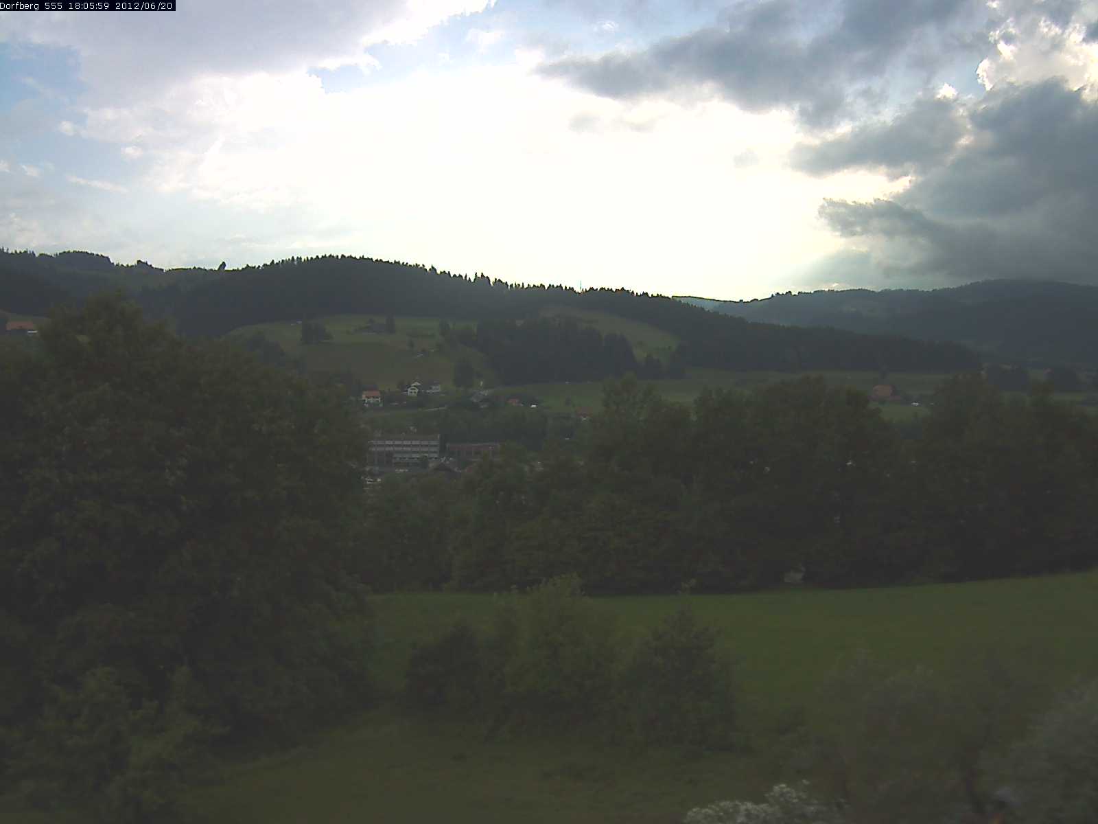Webcam-Bild: Aussicht vom Dorfberg in Langnau 20120620-180600